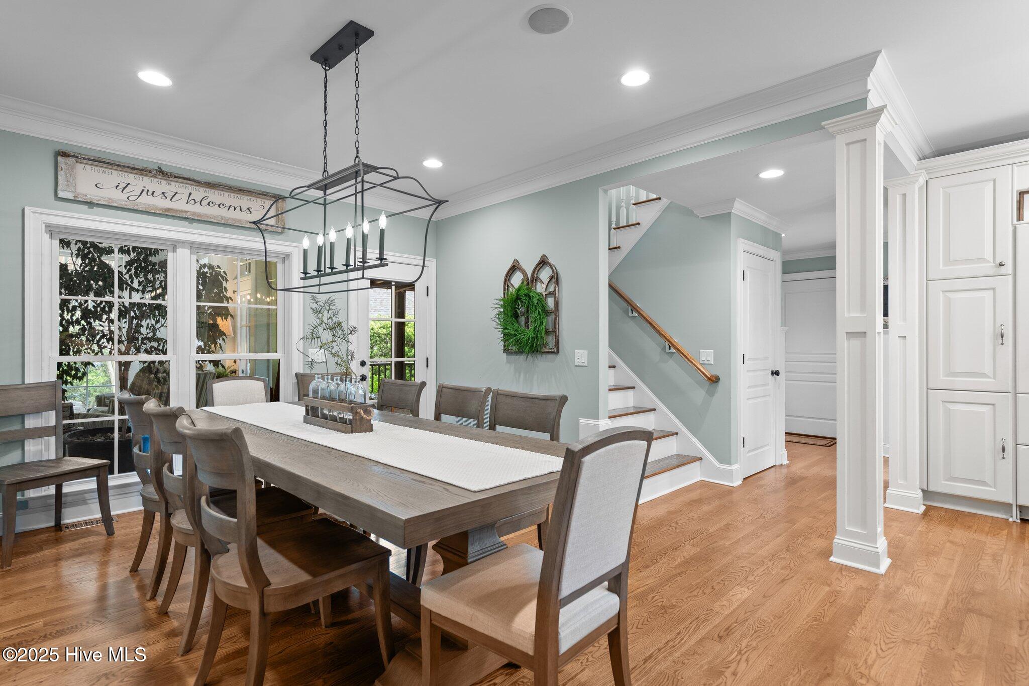 100565962 | Photo 40