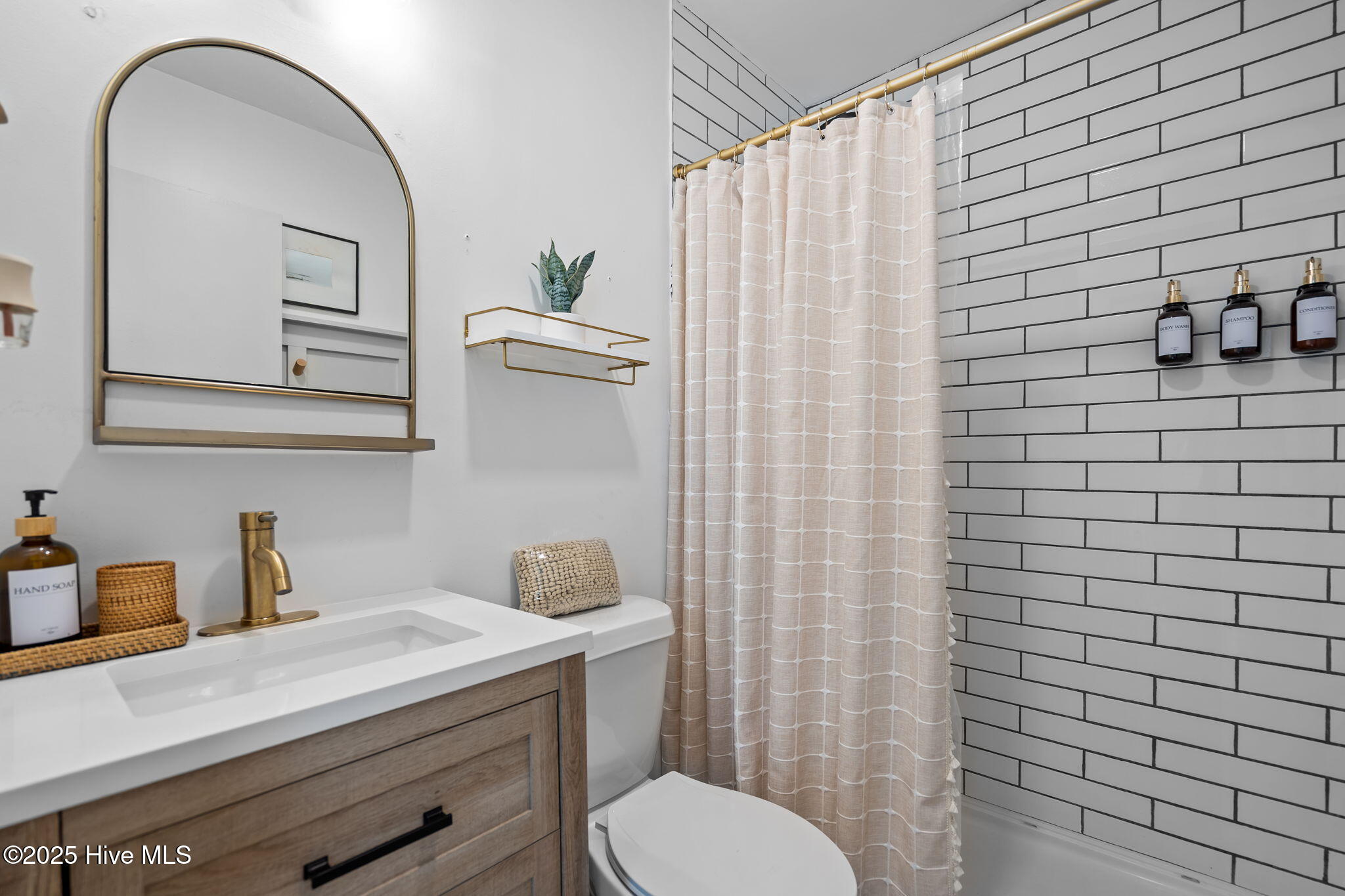 100534749 | Photo 31