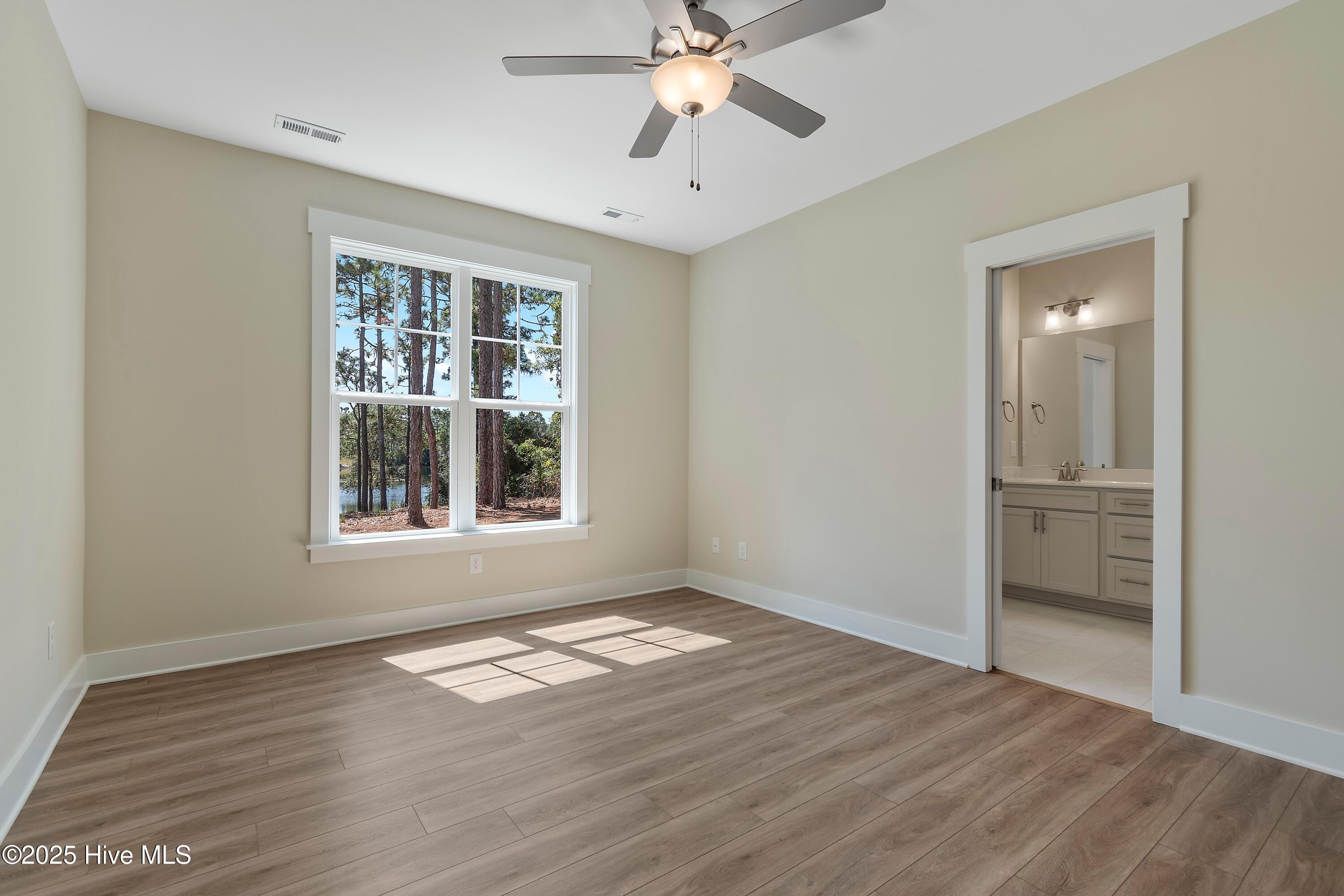 100513249 | Photo 32