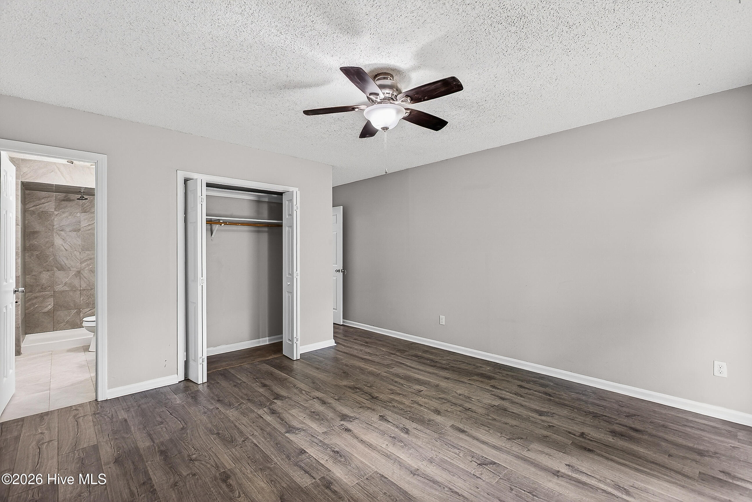 100570580 | Photo 16