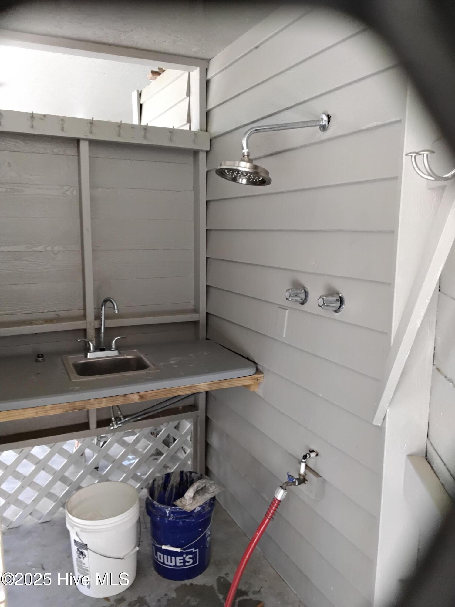 100546302 | Photo 10