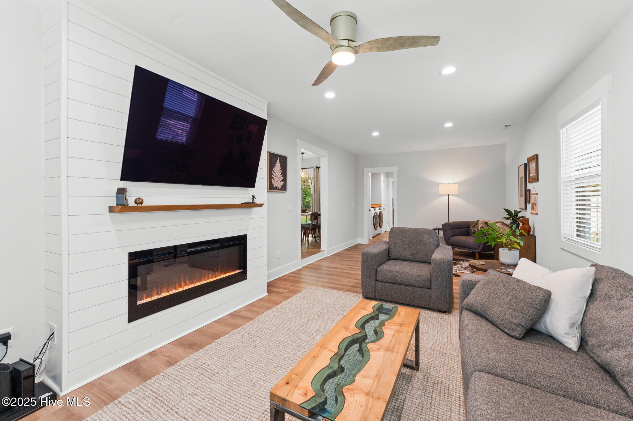 100509282 | Photo 30