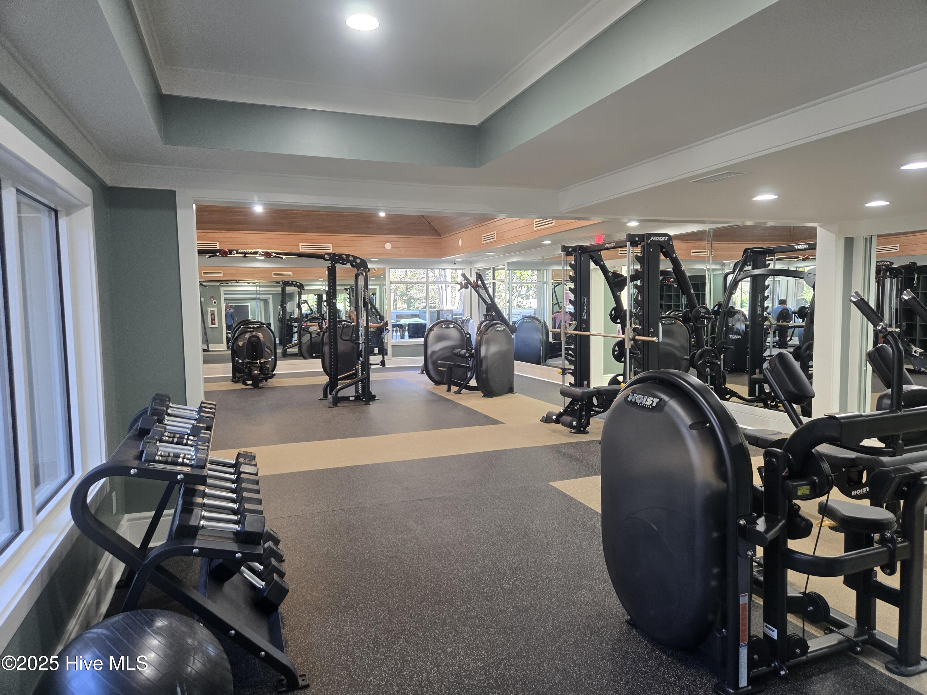 100545211 | Photo 87