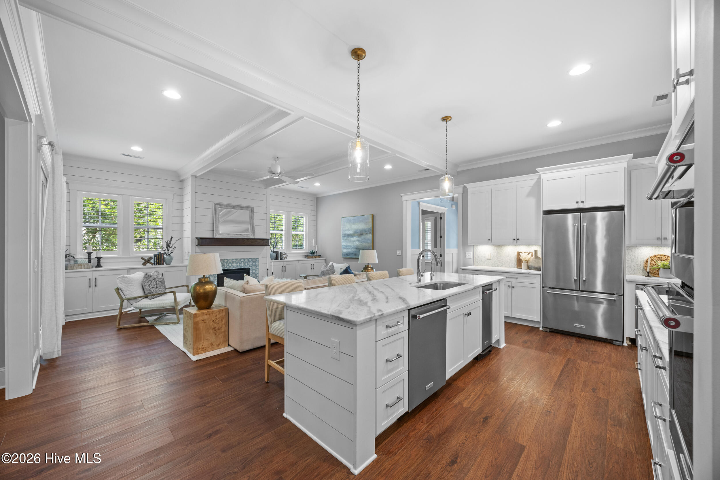 100569354 | Photo 20