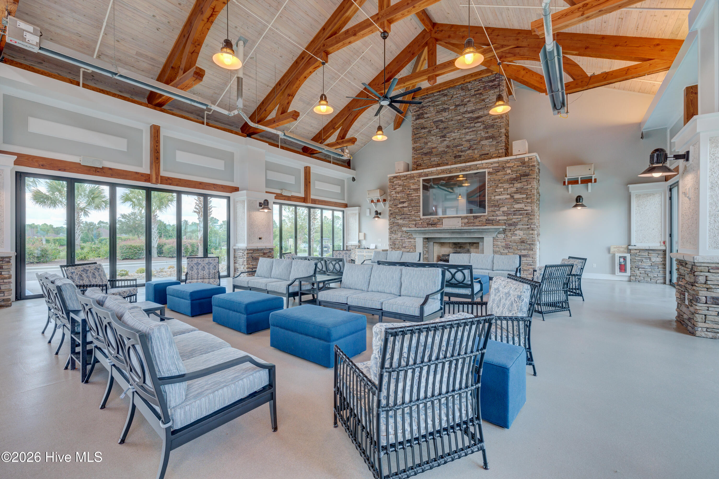 100558232 | Photo 69