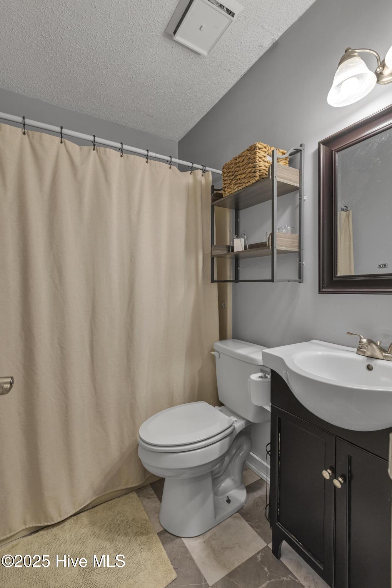406 Singletree Court, Jacksonville, NC 28540 – photo 23: 425A4146