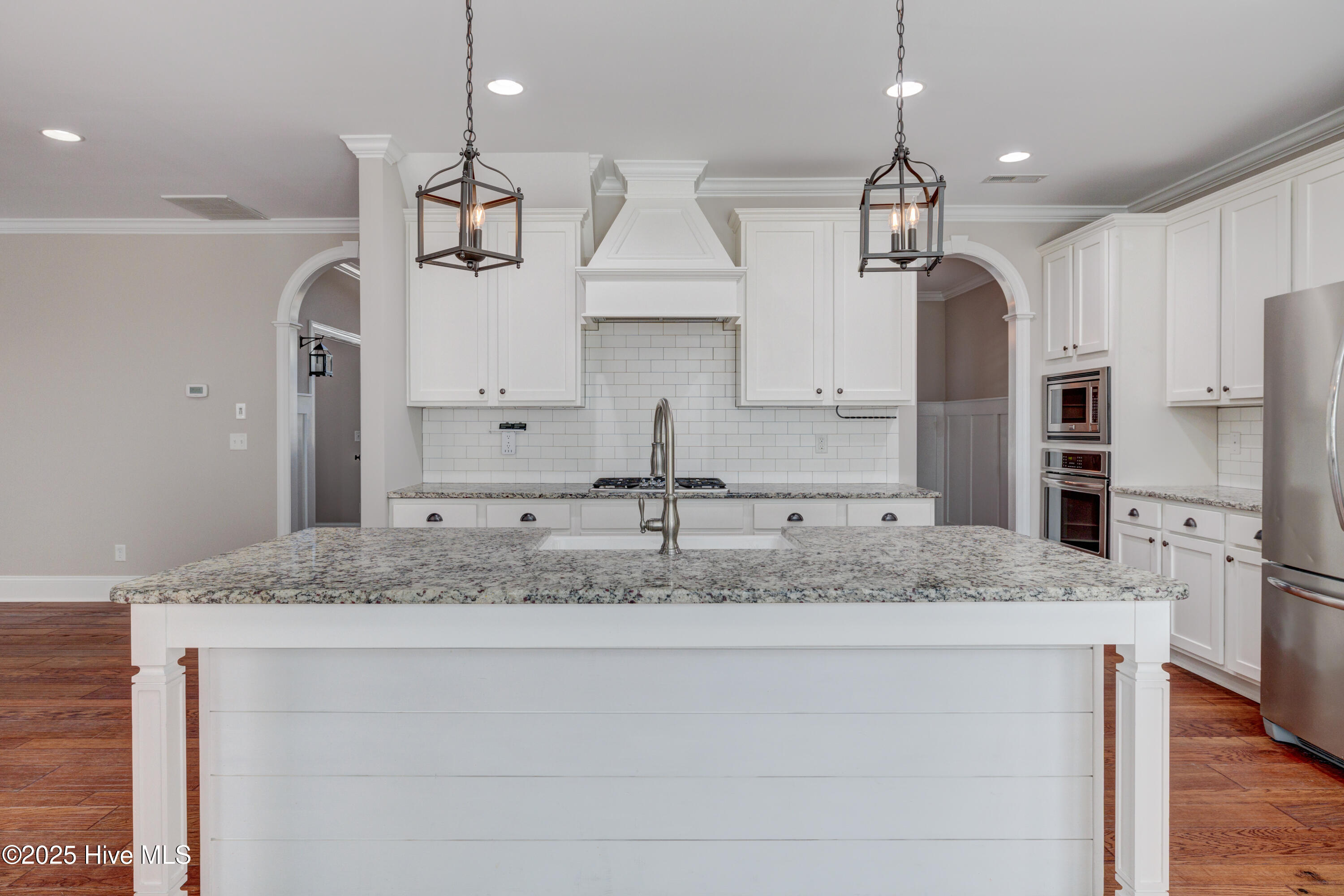 100496540 | Photo 16