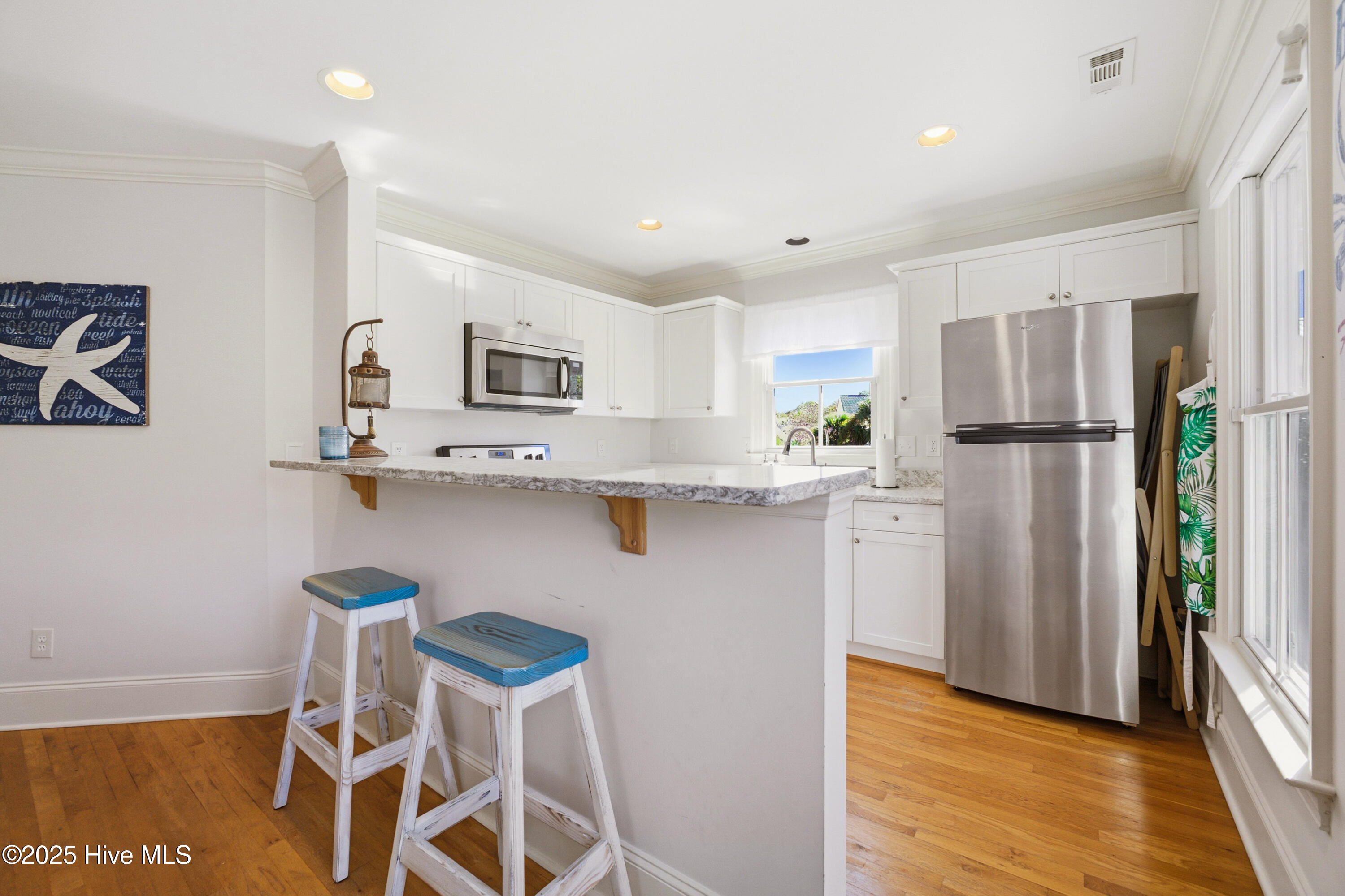 100541360 | Photo 50