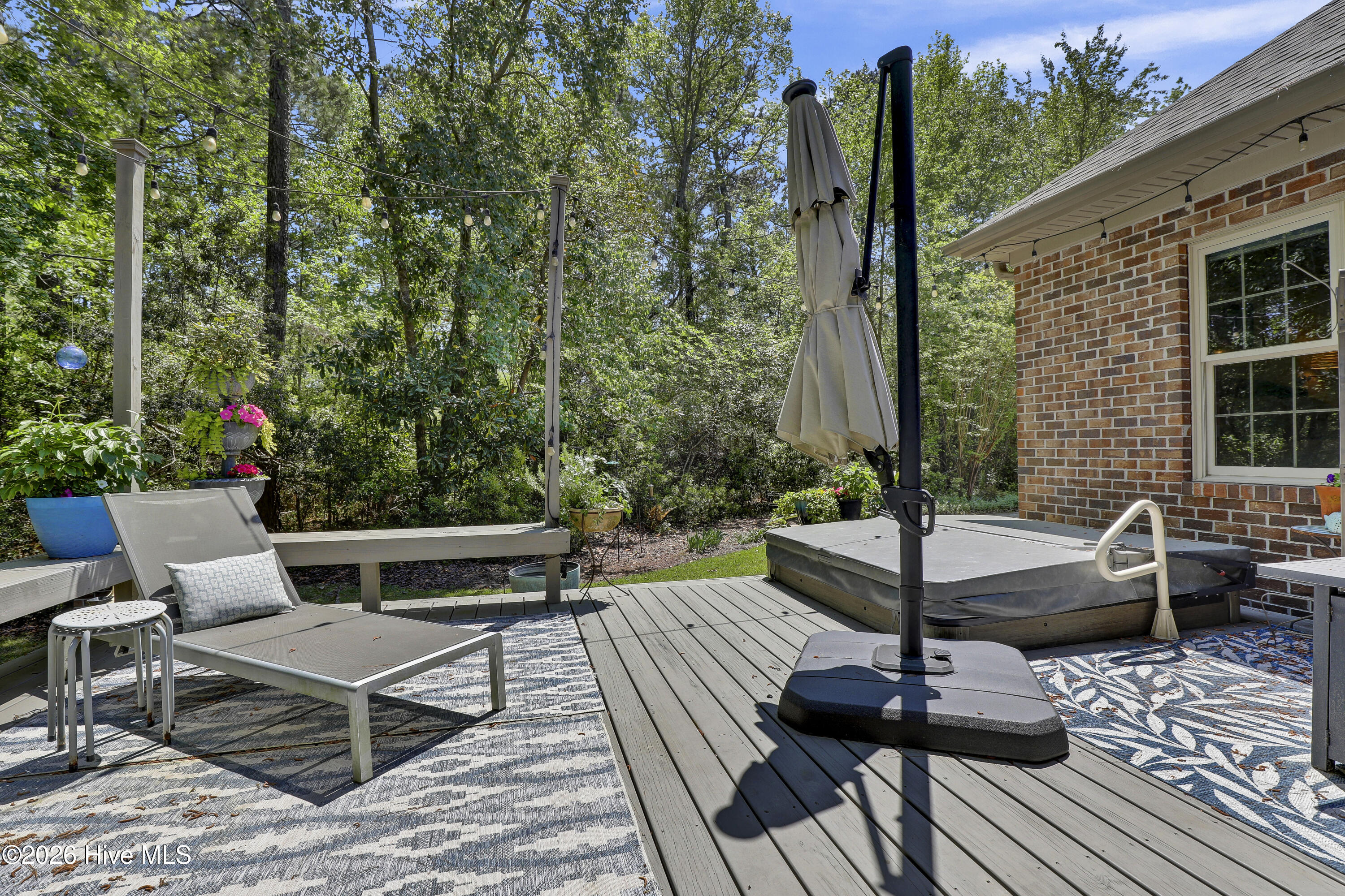 100570699 | Photo 41