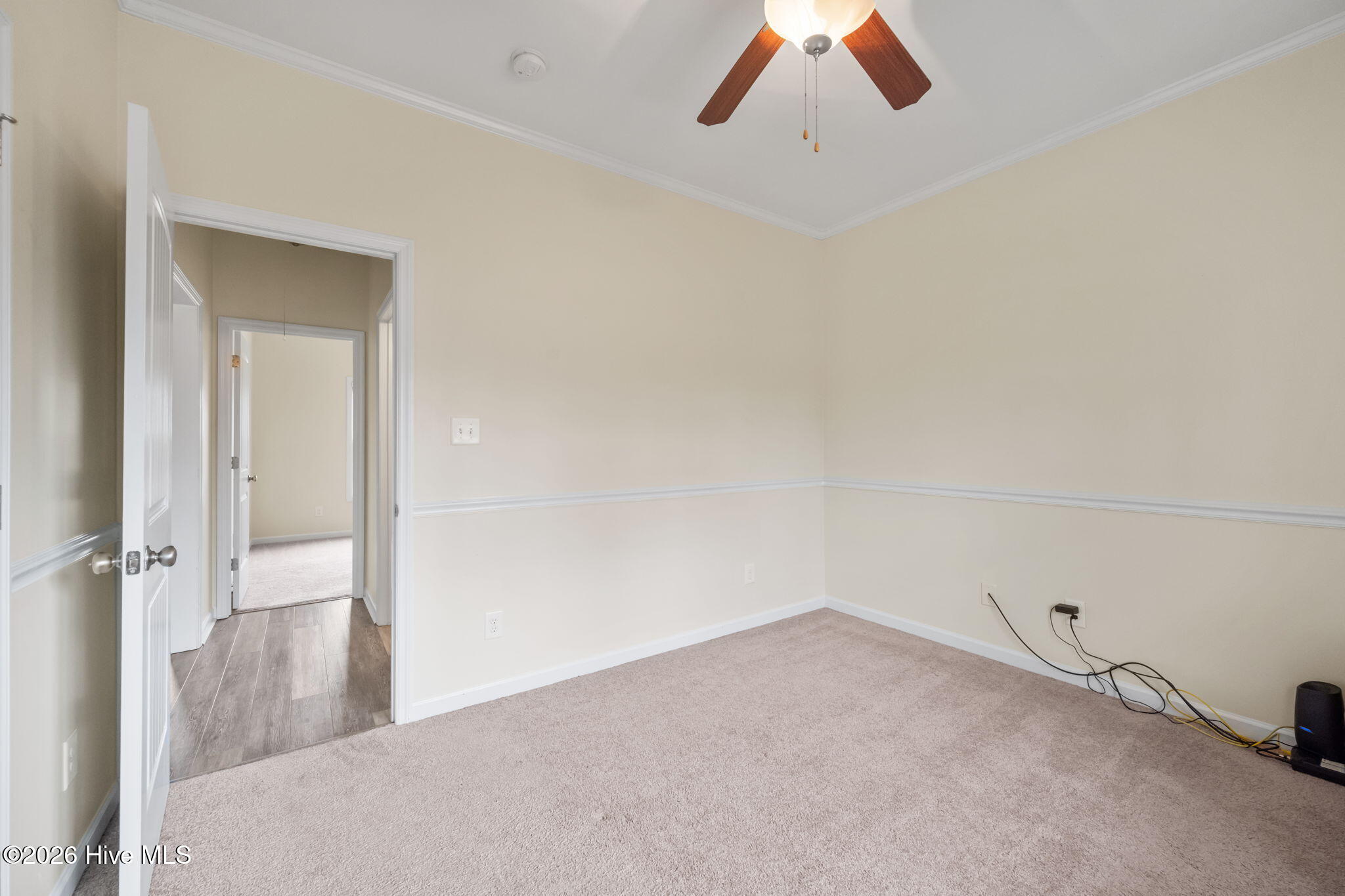 100549780 | Photo 31