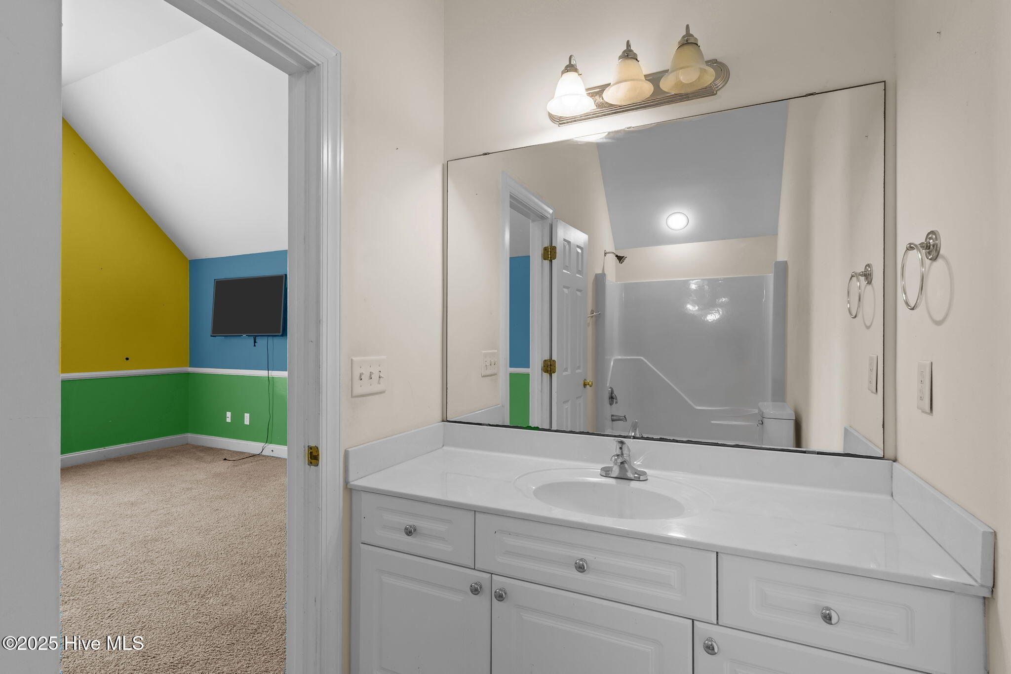 100538095 | Photo 50