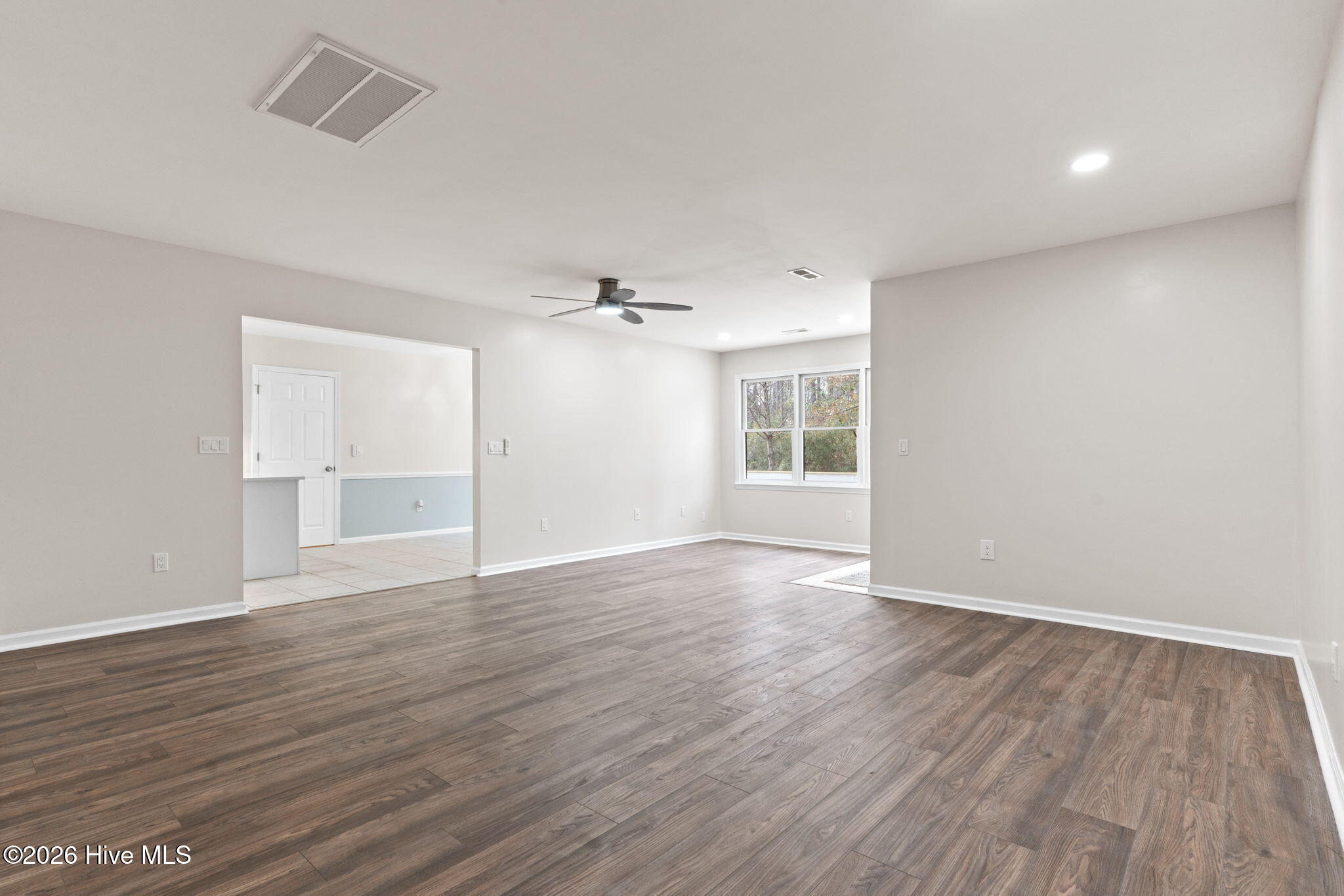 100547566 | Photo 21