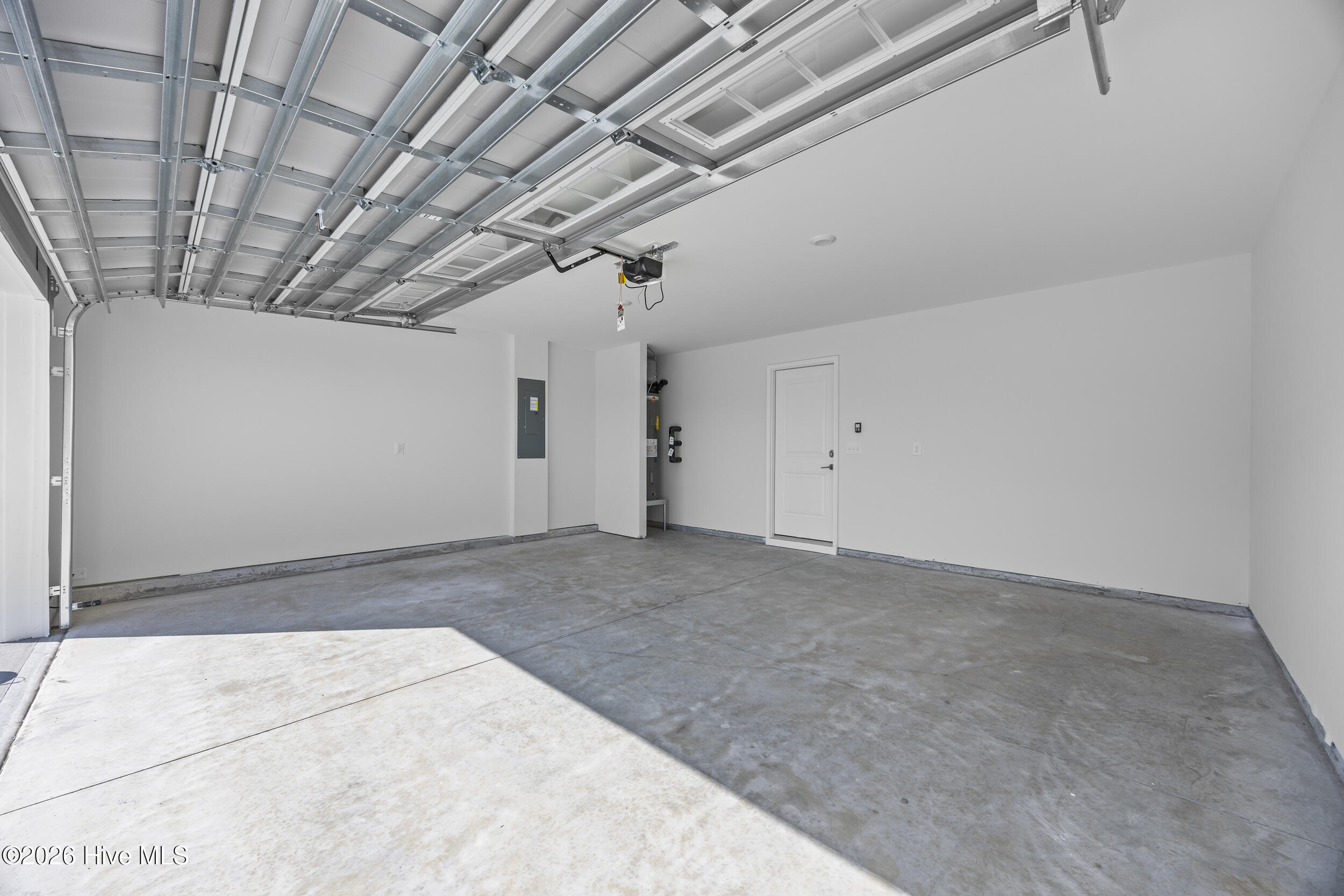 100527055 | Photo 41