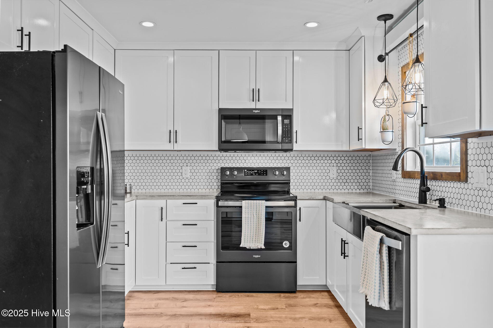 100537521 | Photo 16