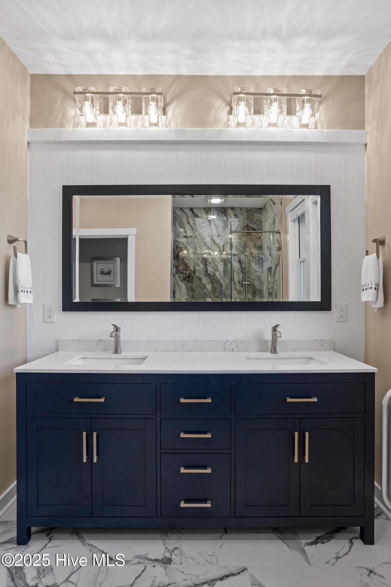 100494398 | Photo 44