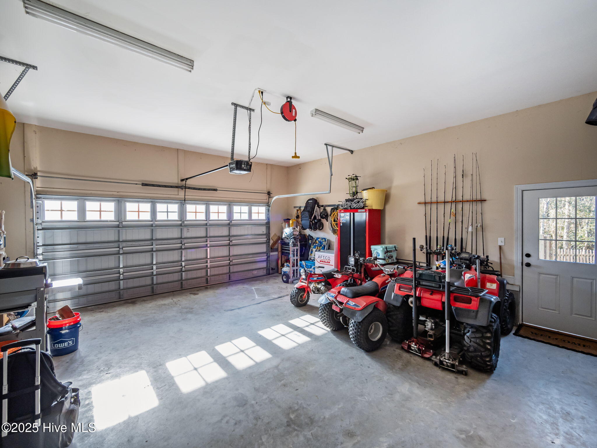 100546658 | Photo 36