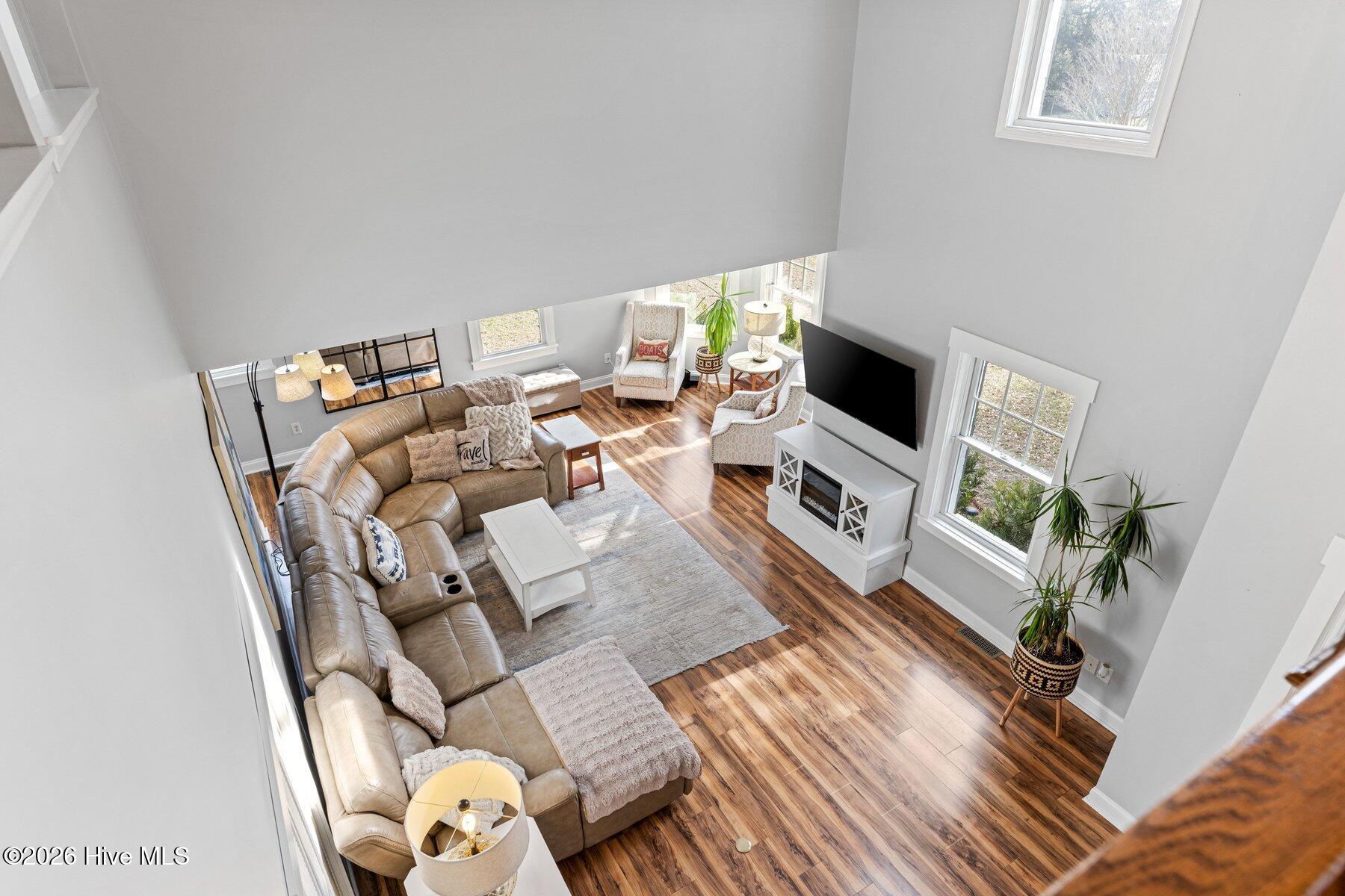 100551299 | Photo 25