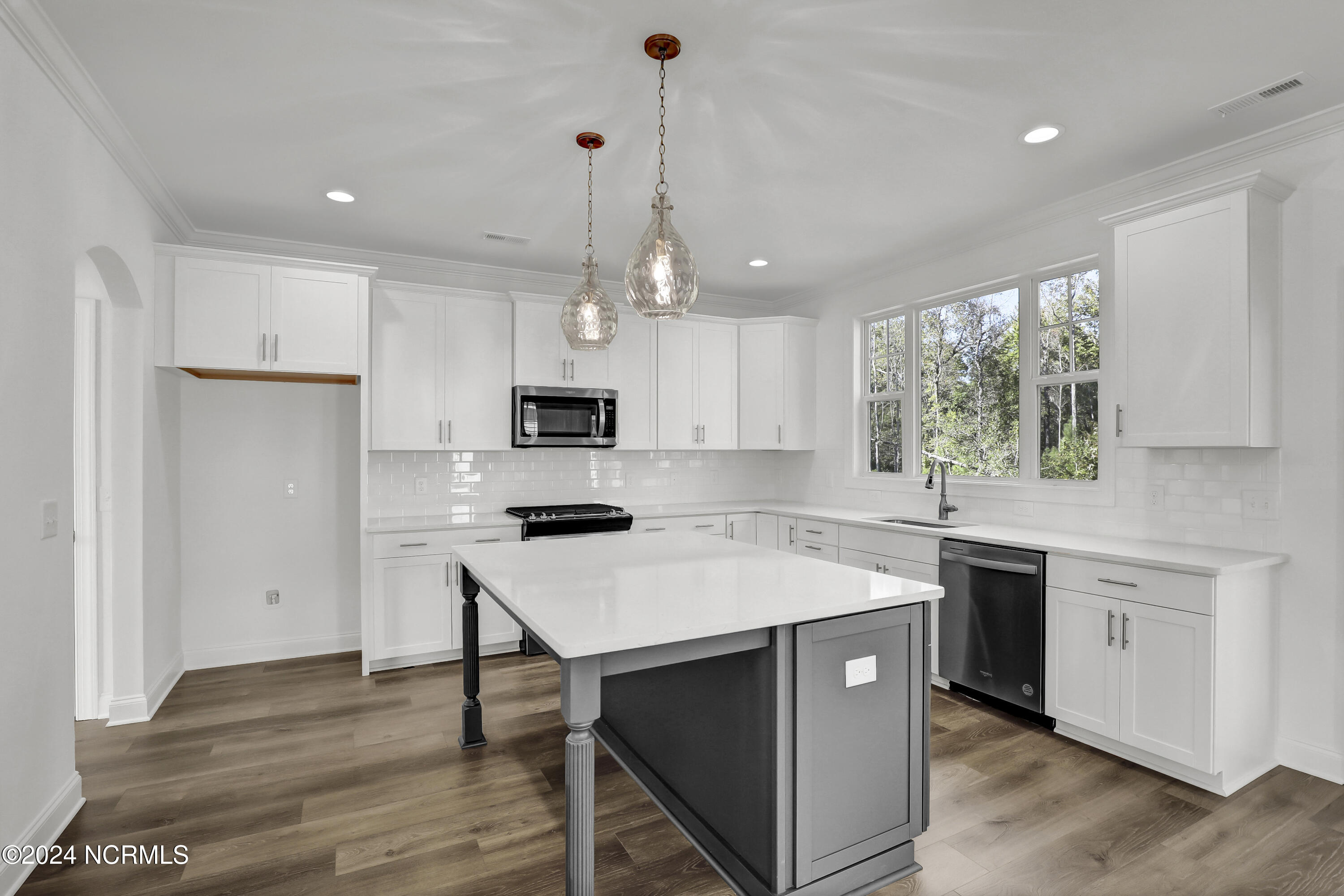 100457688 | Photo 10