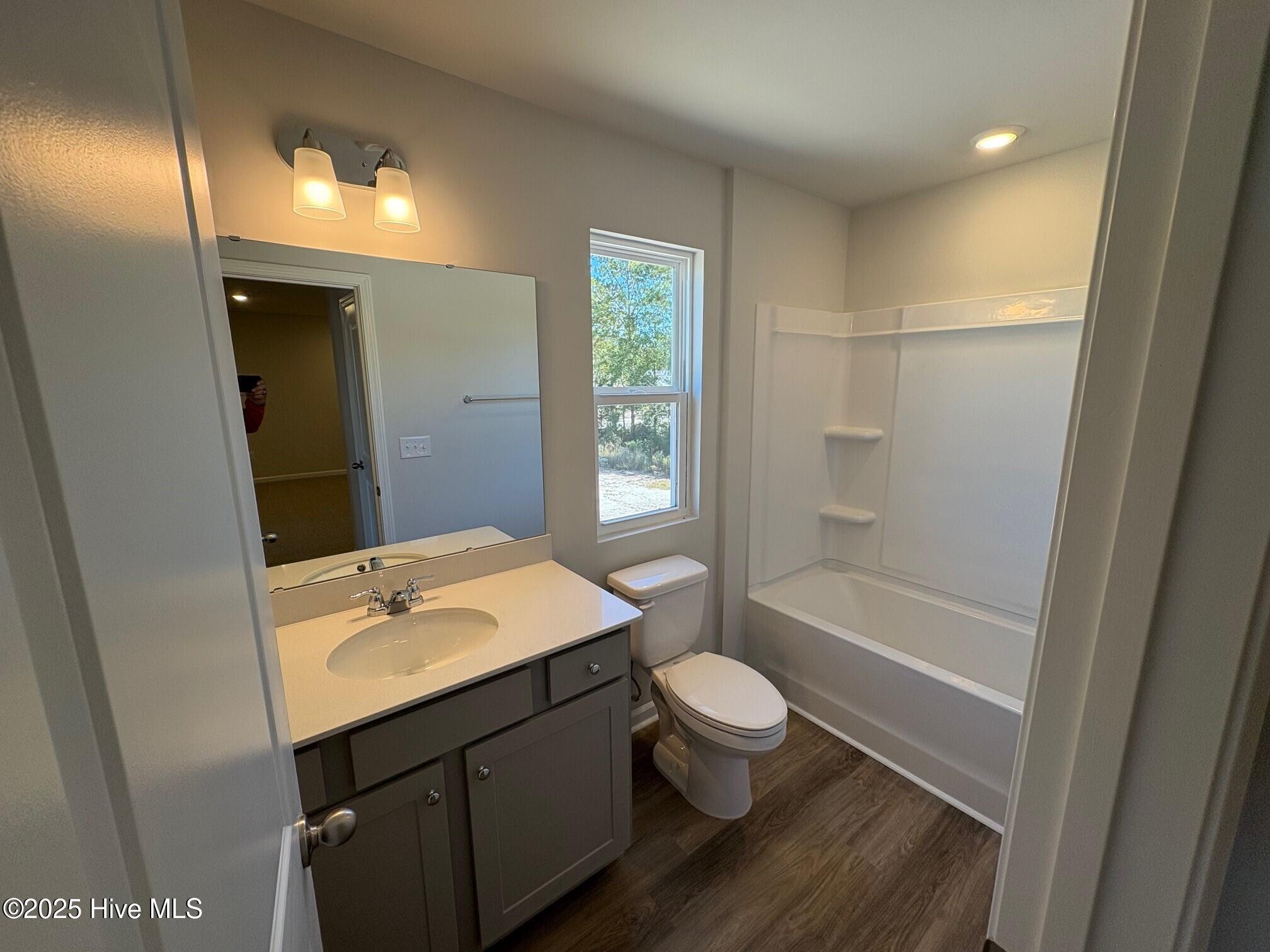 100536972 | Photo 11