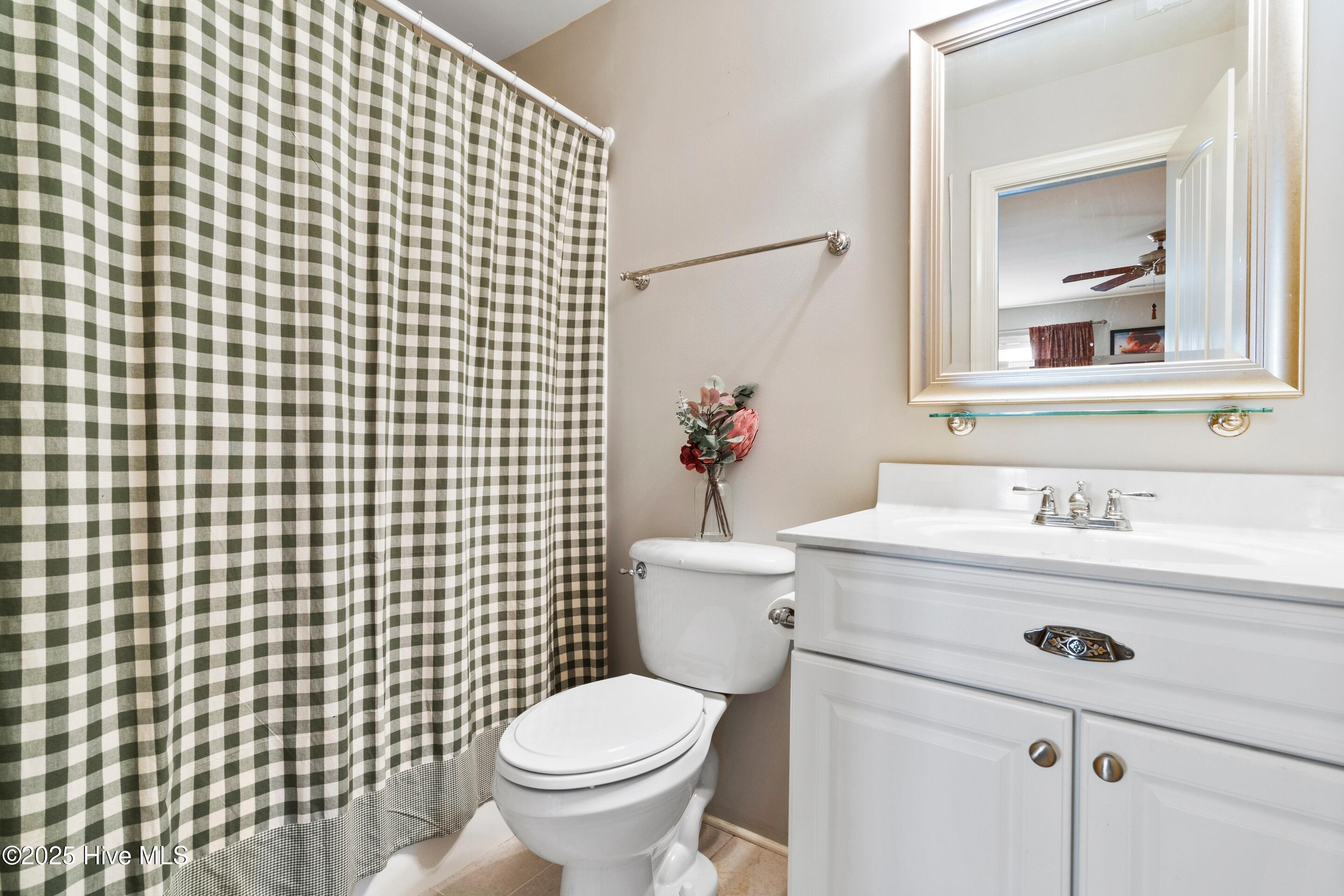 100525982 | Photo 49