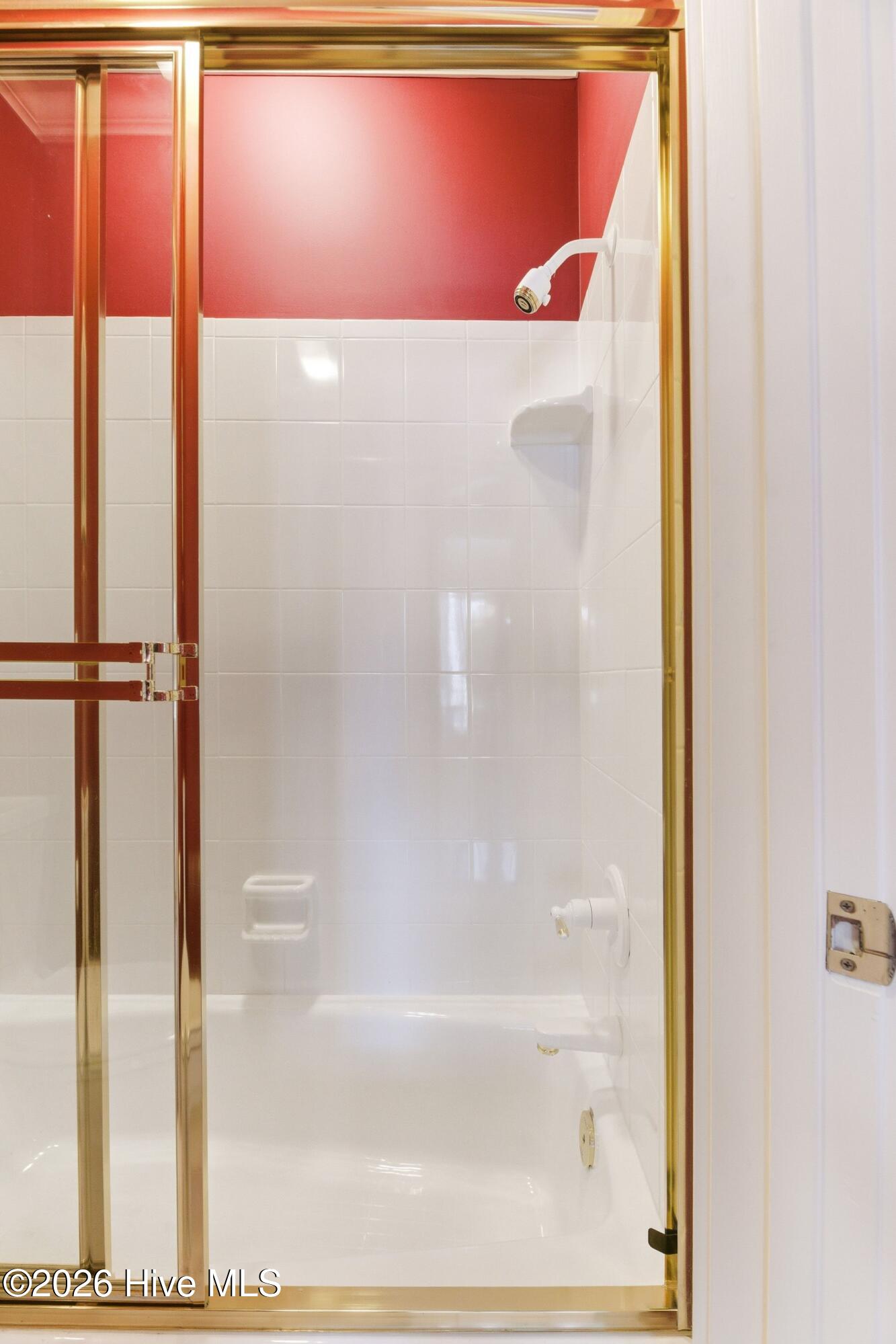 100562414 | Photo 31