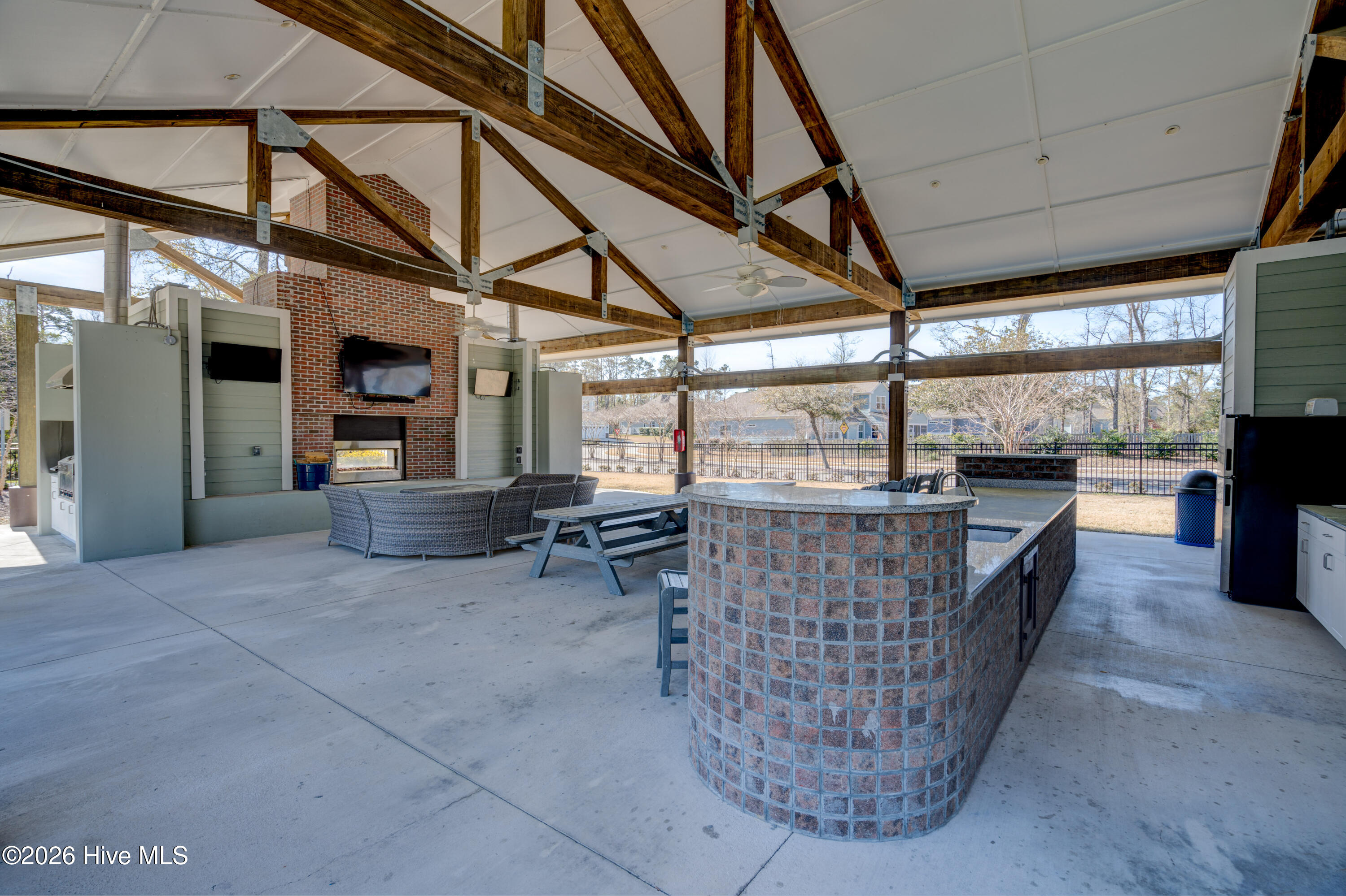 100558157 | Photo 62