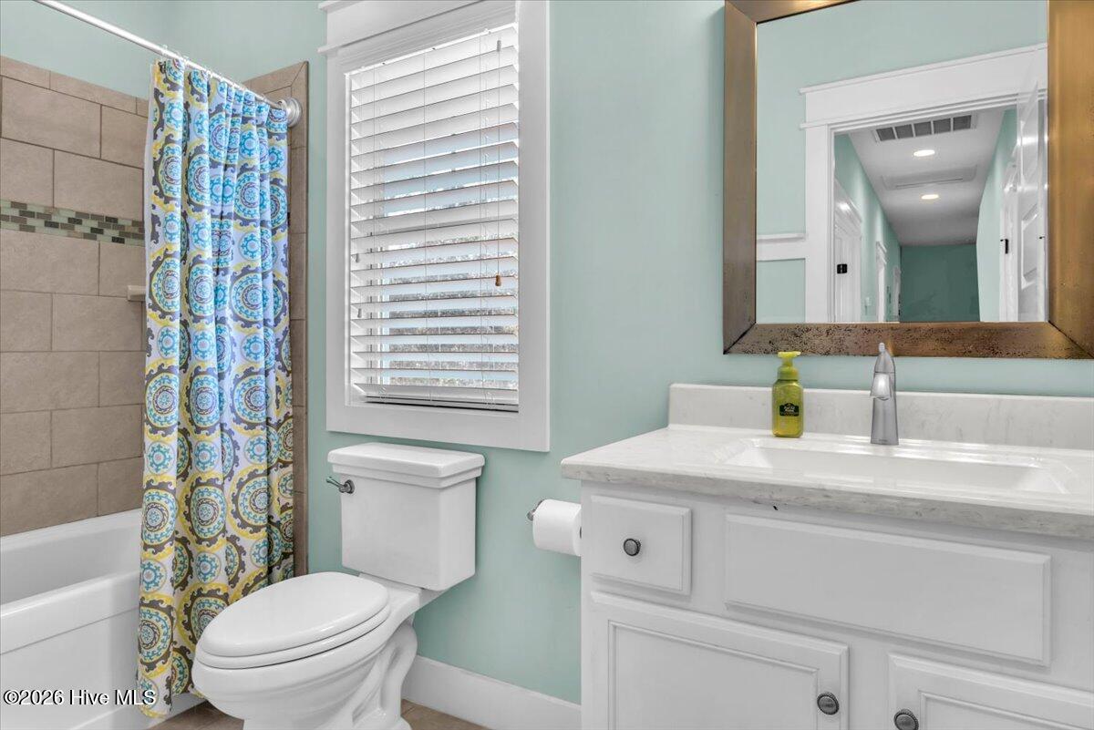 100552702 | Photo 45