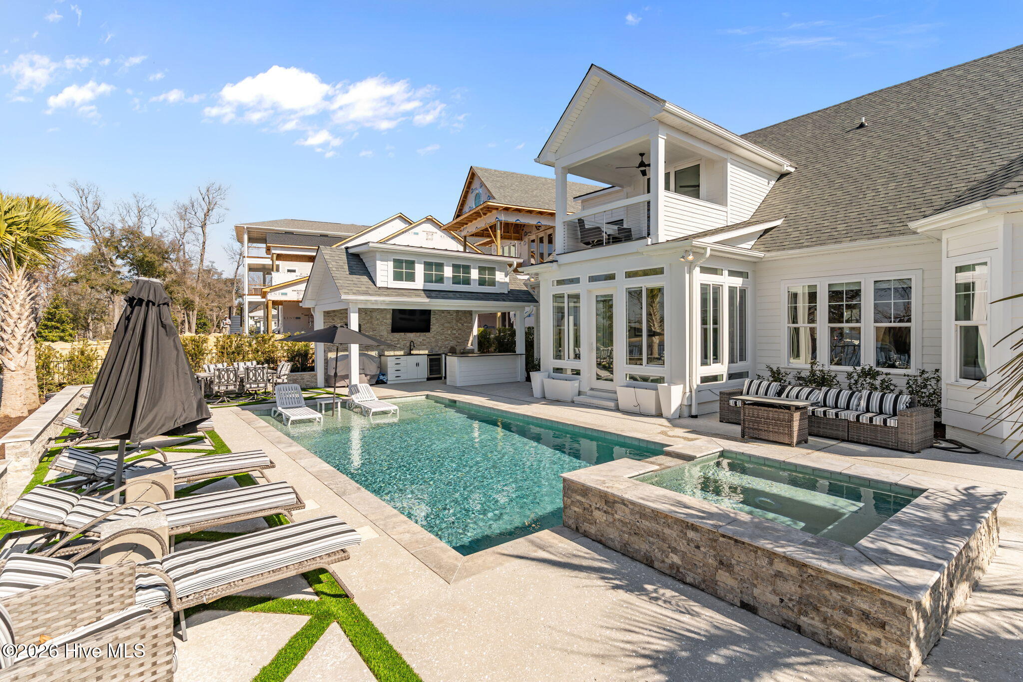 100554448 | Photo 48