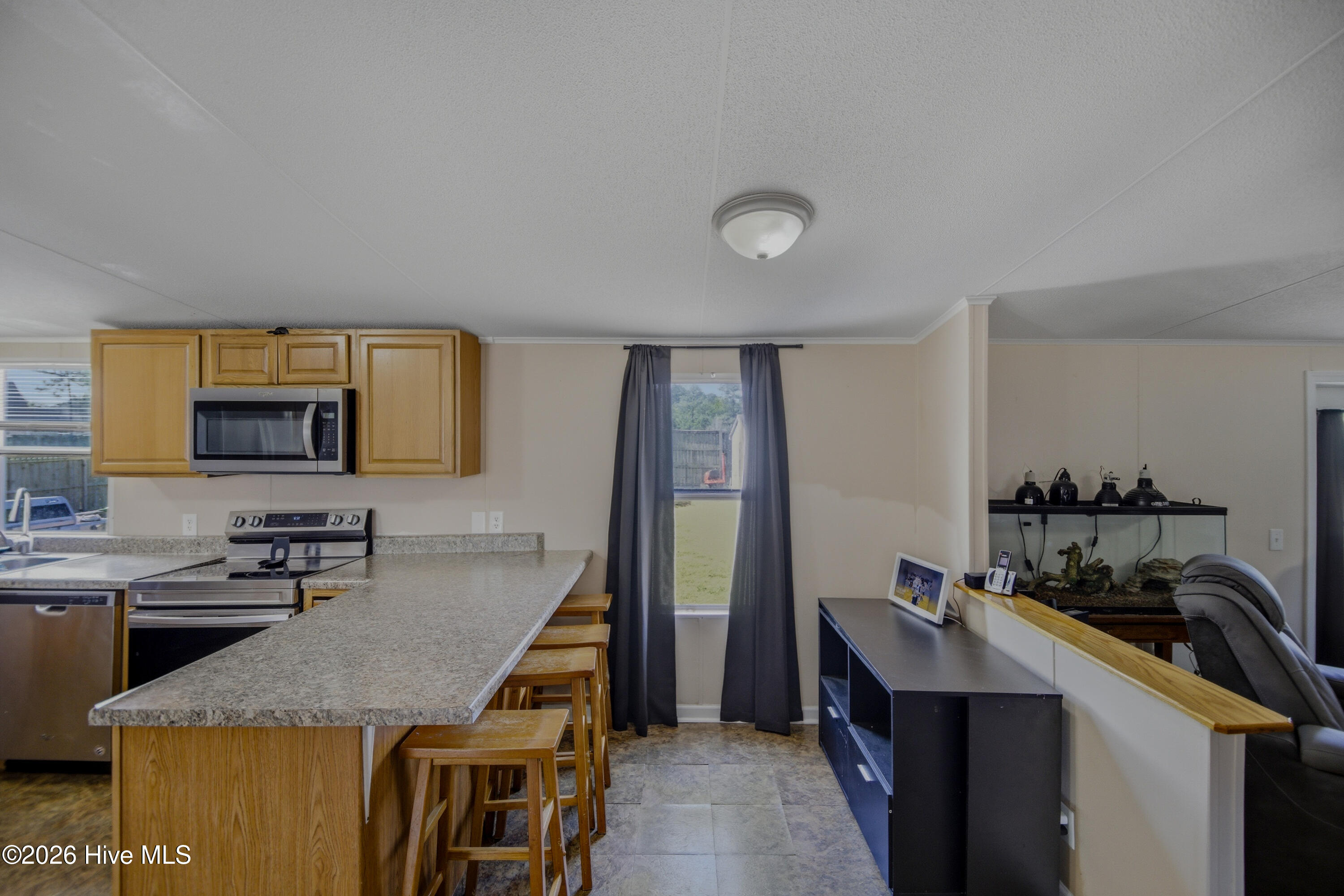 100566324 | Photo 14