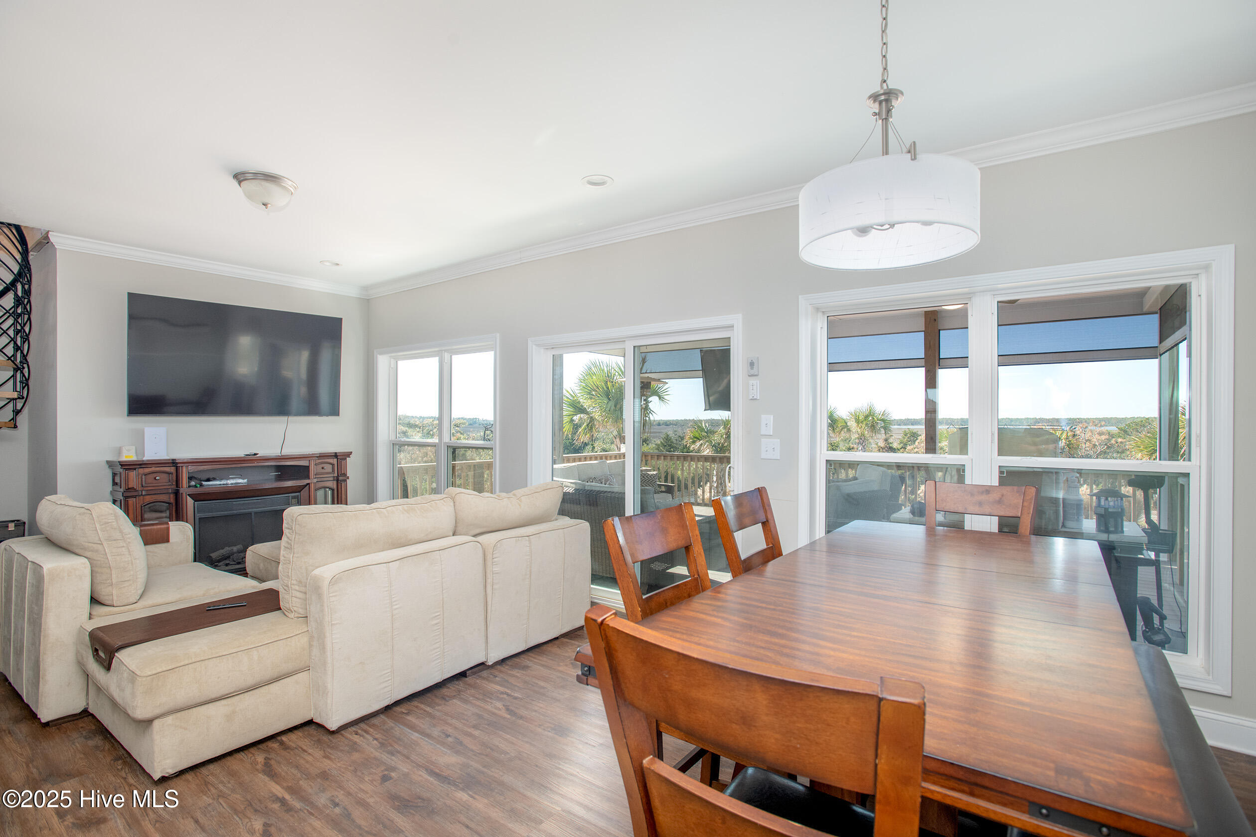 285 Soundview Drive,Cedar Island