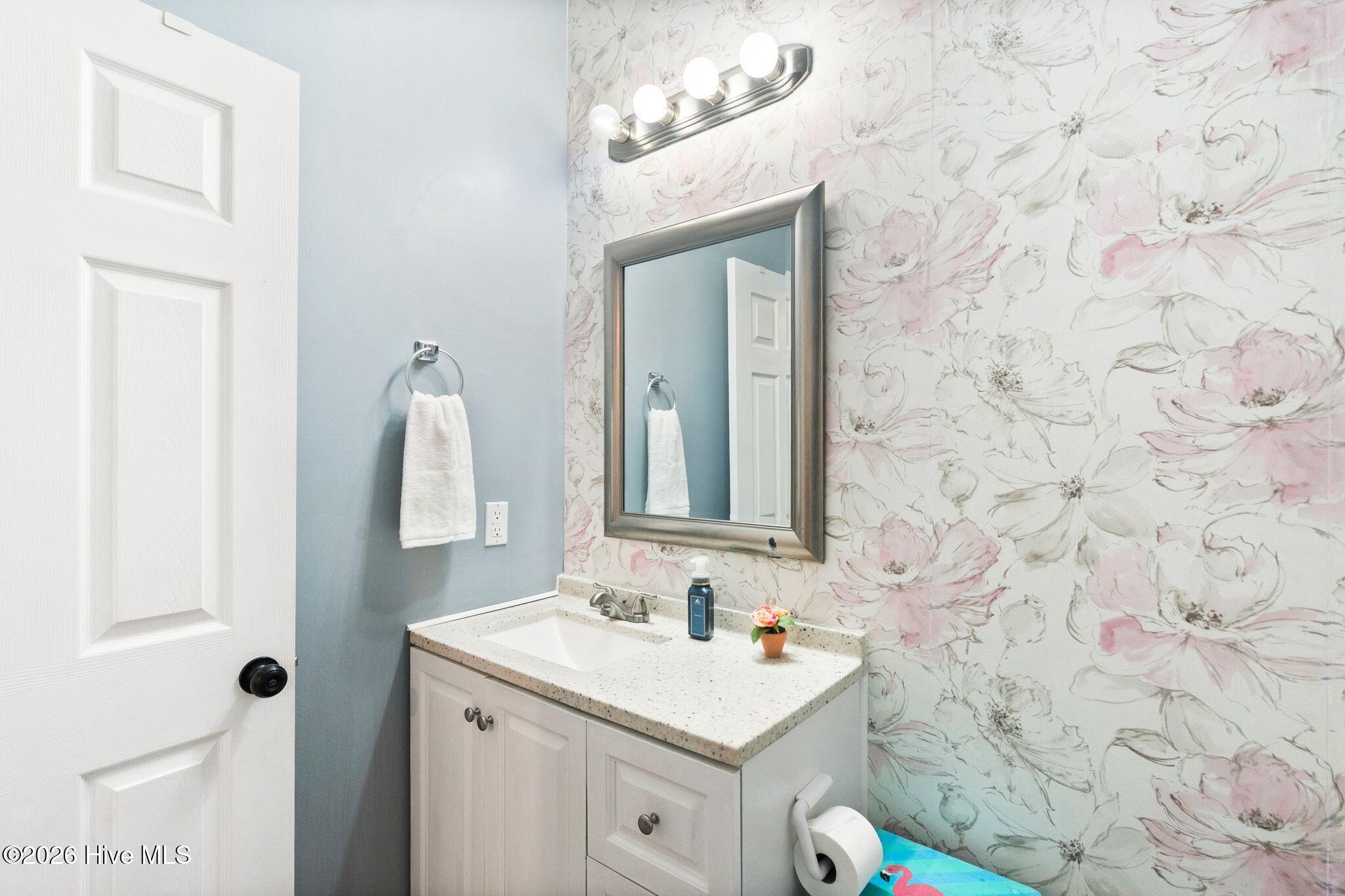 100570513 | Photo 37