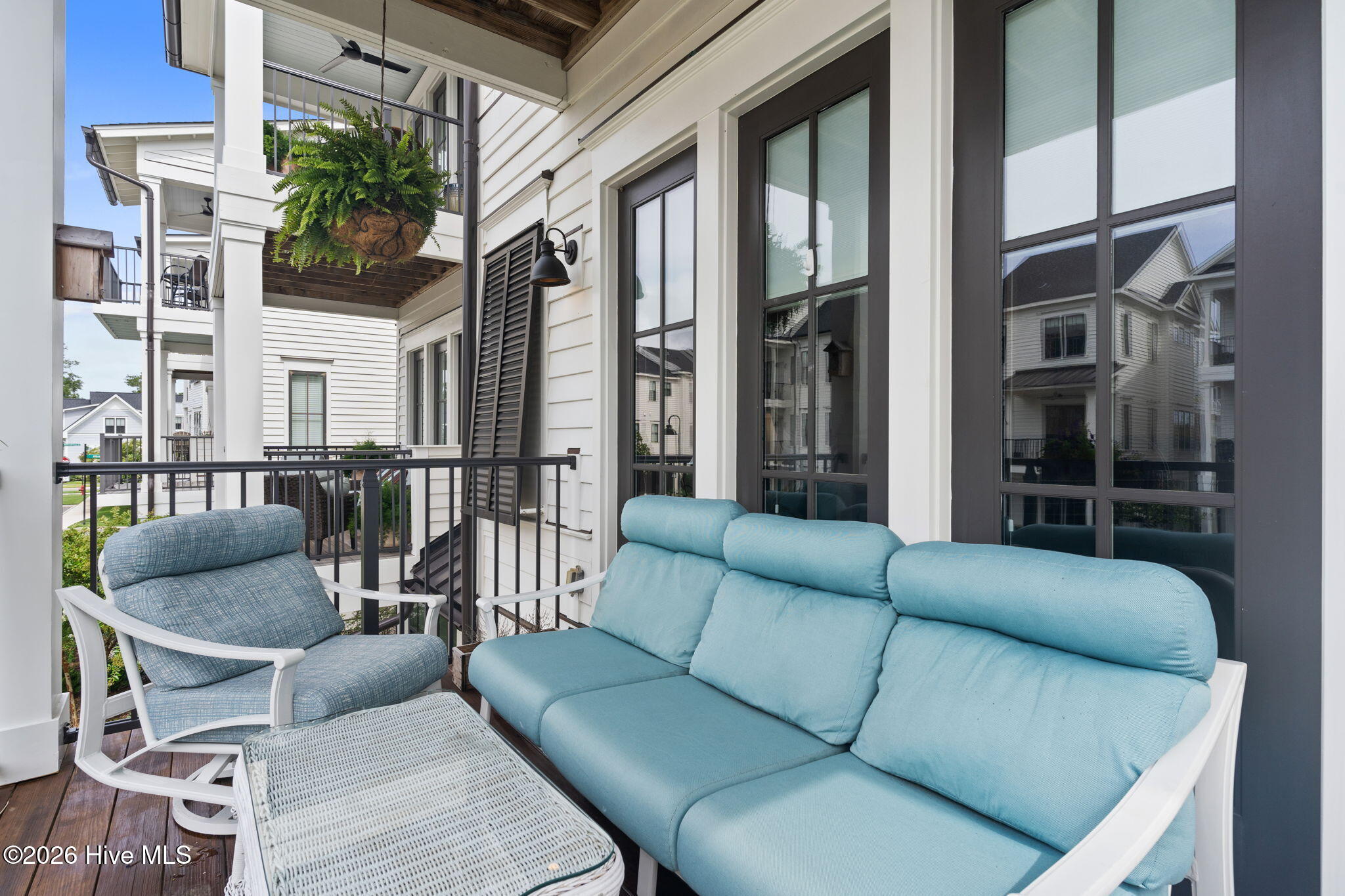 100569048 | Photo 30