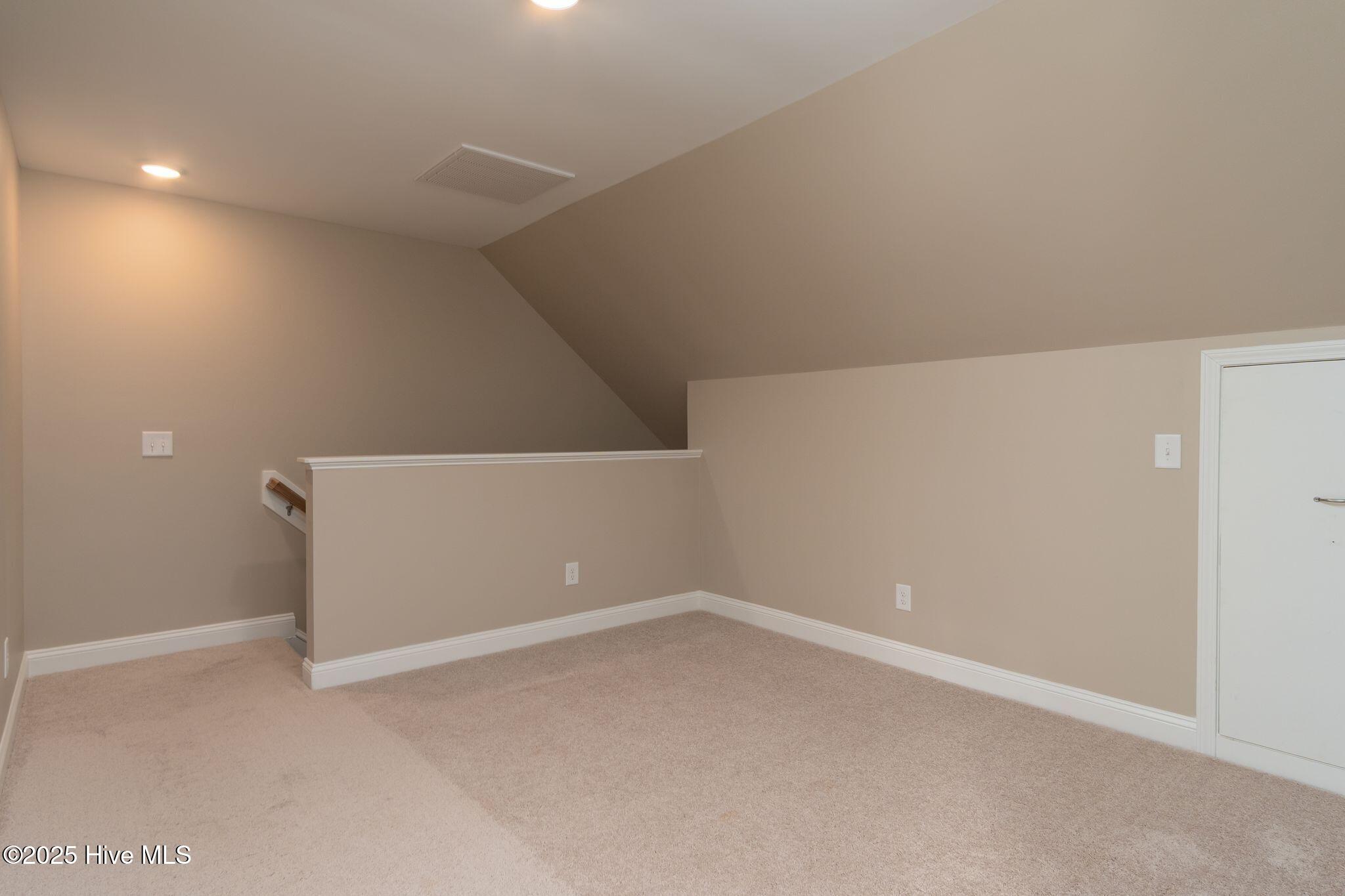 100531651 | Photo 26