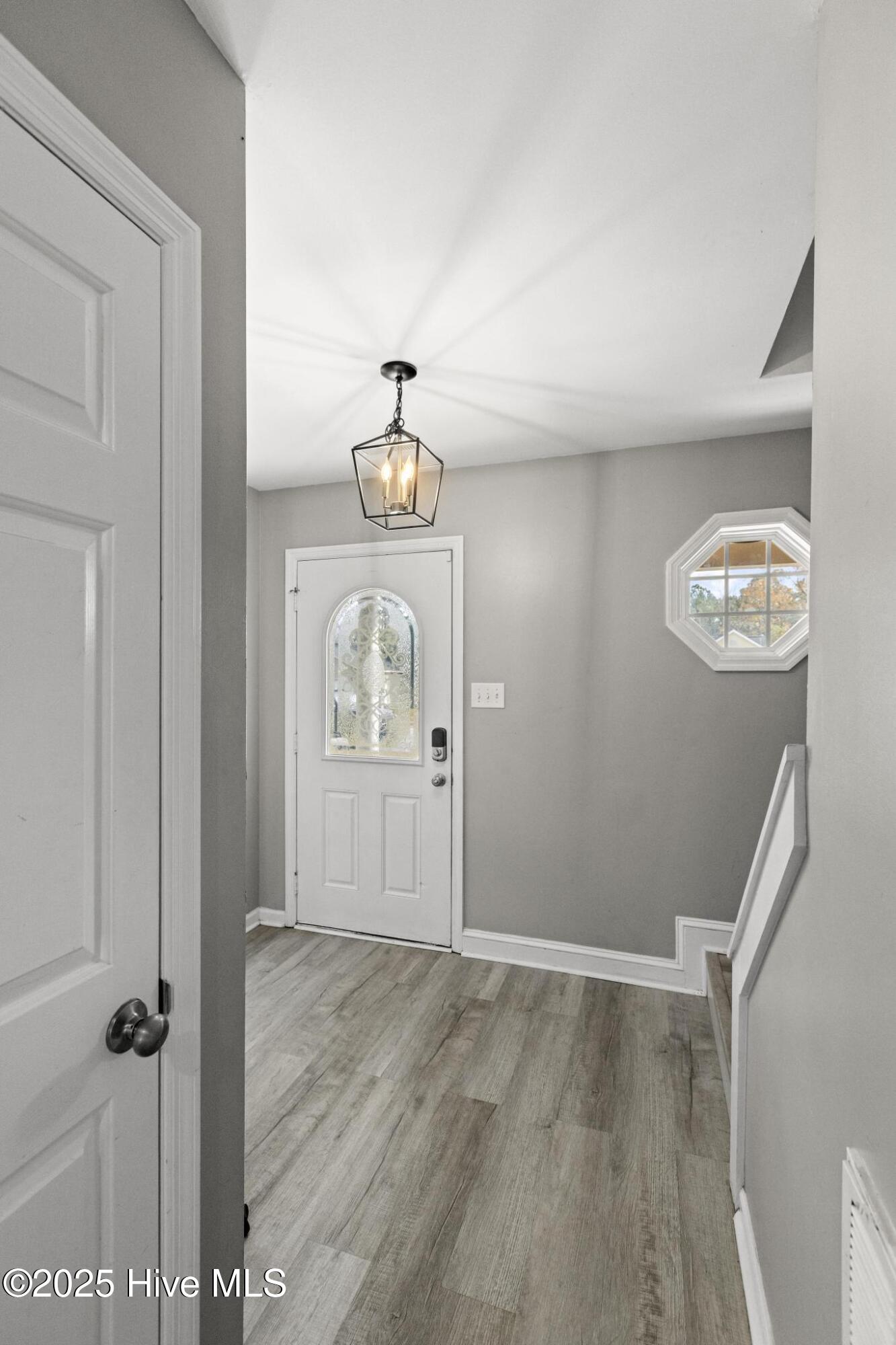 100545087 | Photo 16