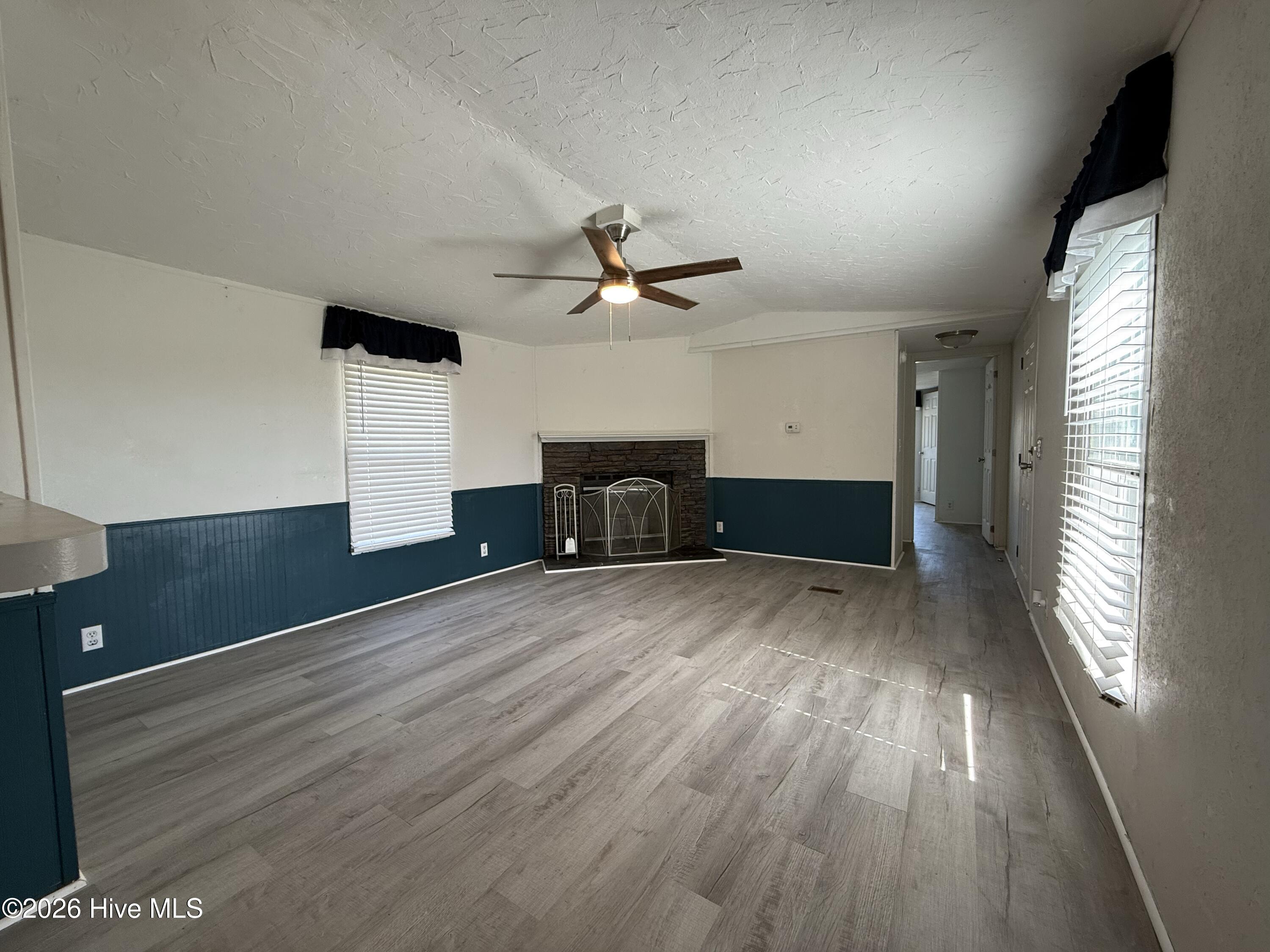 100459470 | Photo 54