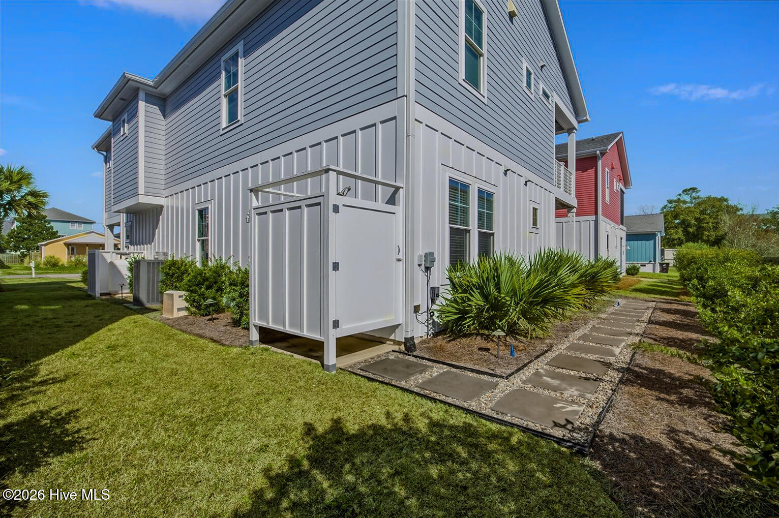 100559735 | Photo 29