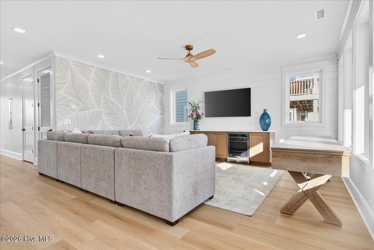 100543299 | Photo 10