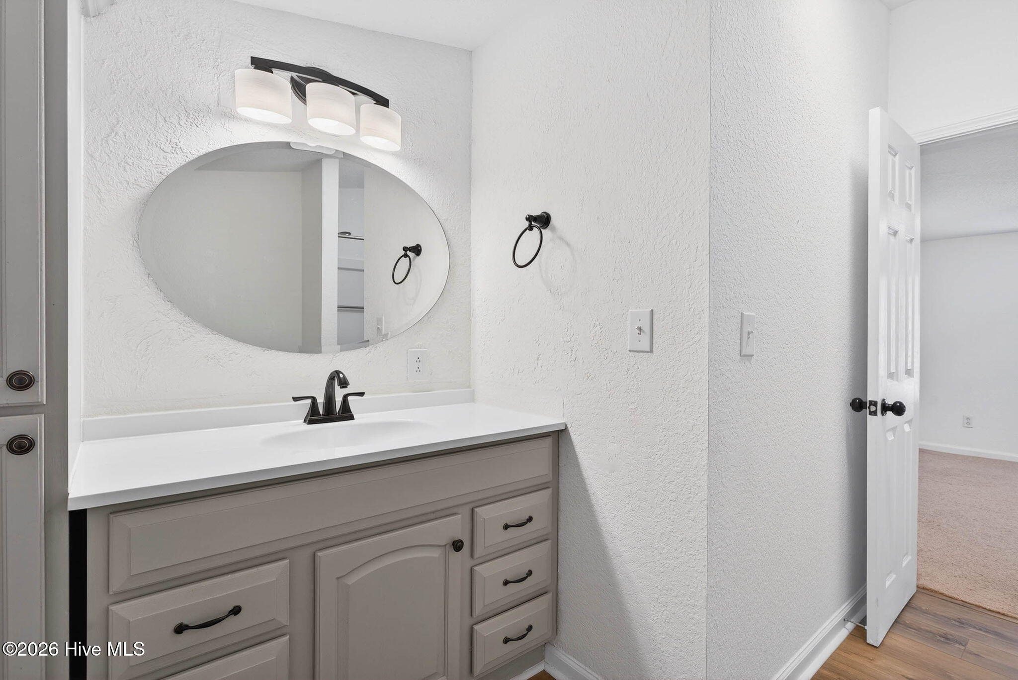 100565671 | Photo 10