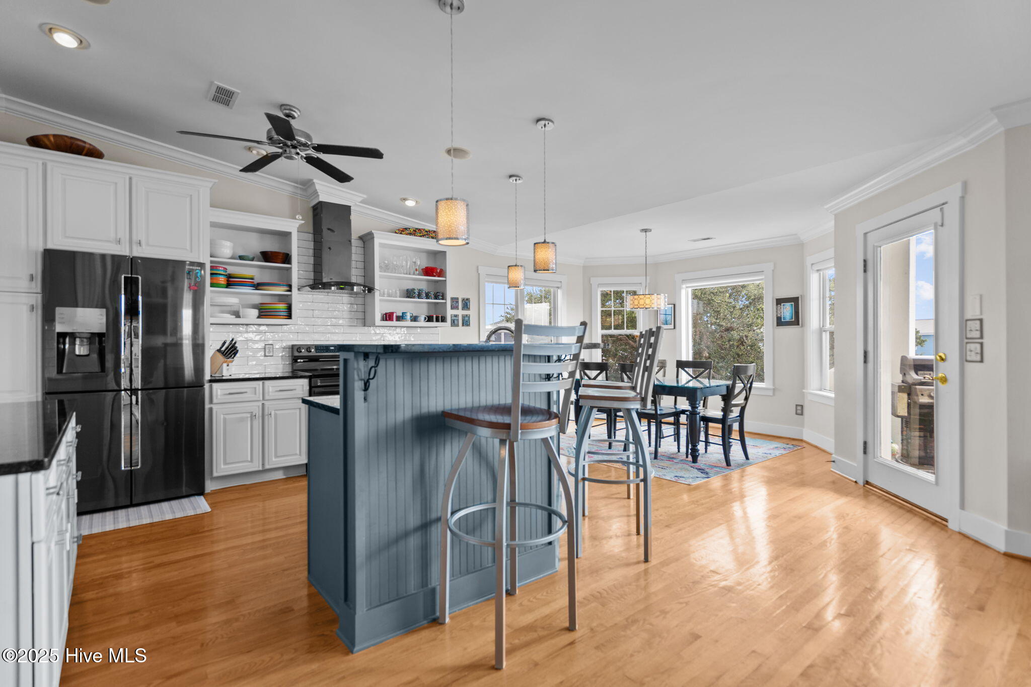 100528762 | Photo 27