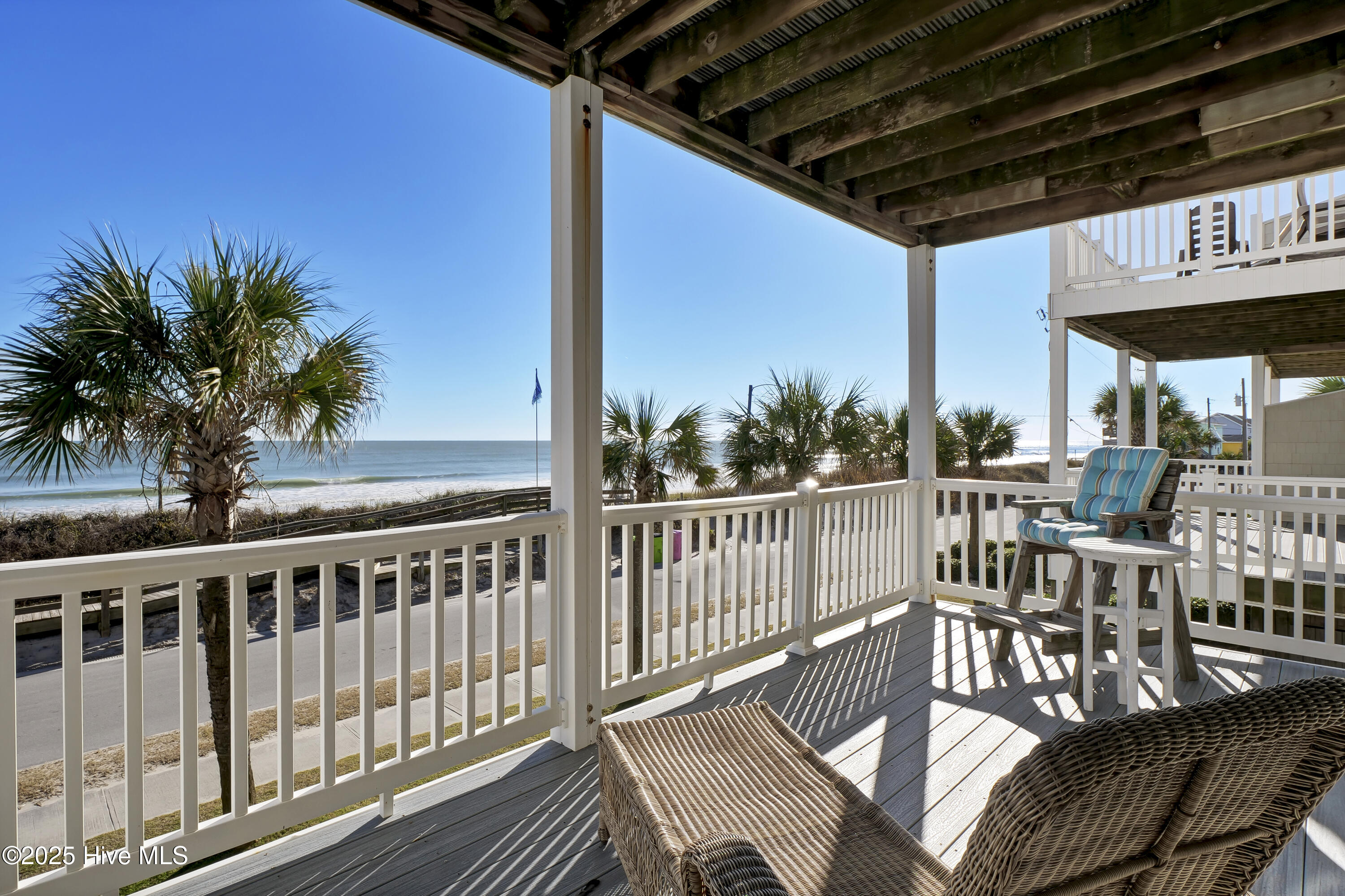 100535272 | Photo 25