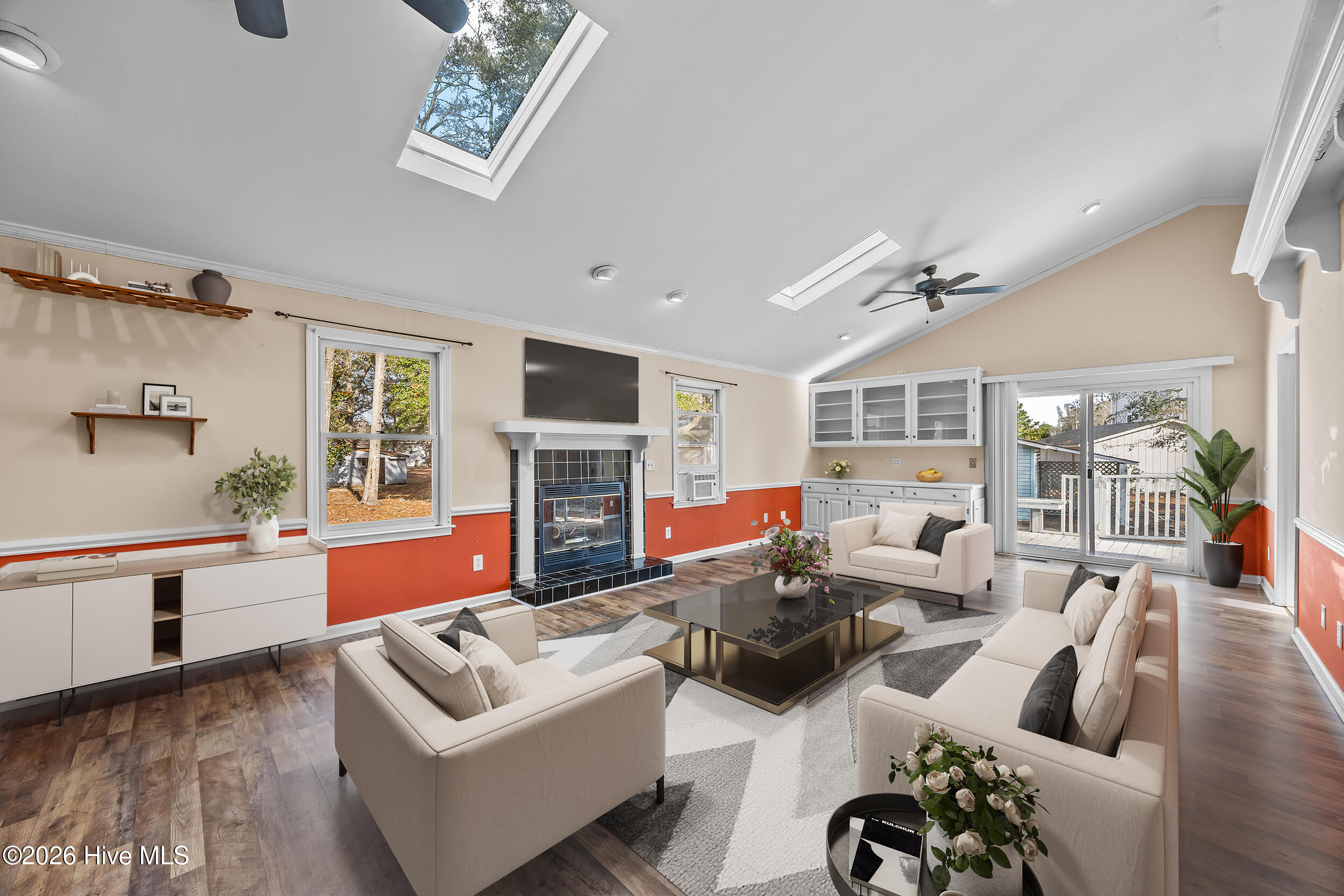 100546572 | Photo 21