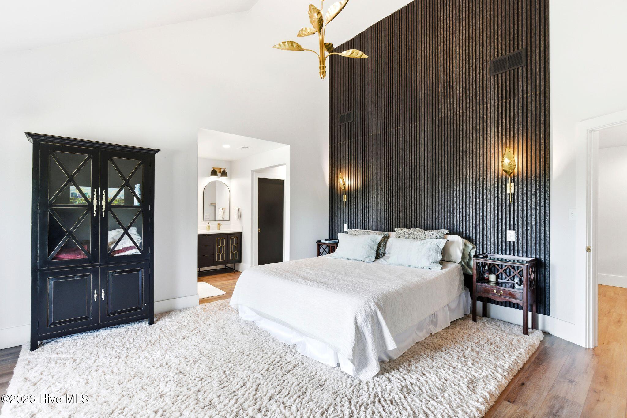 100568012 | Photo 45