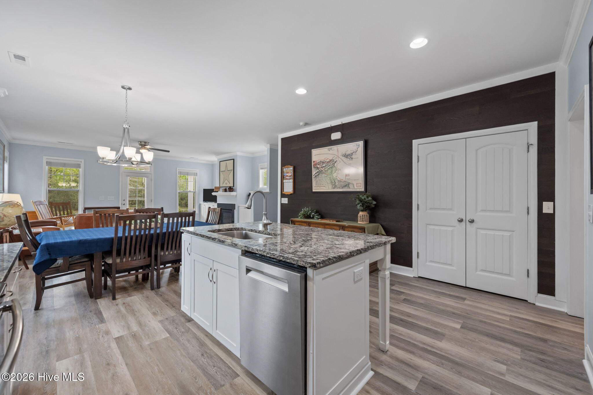 100565759 | Photo 15