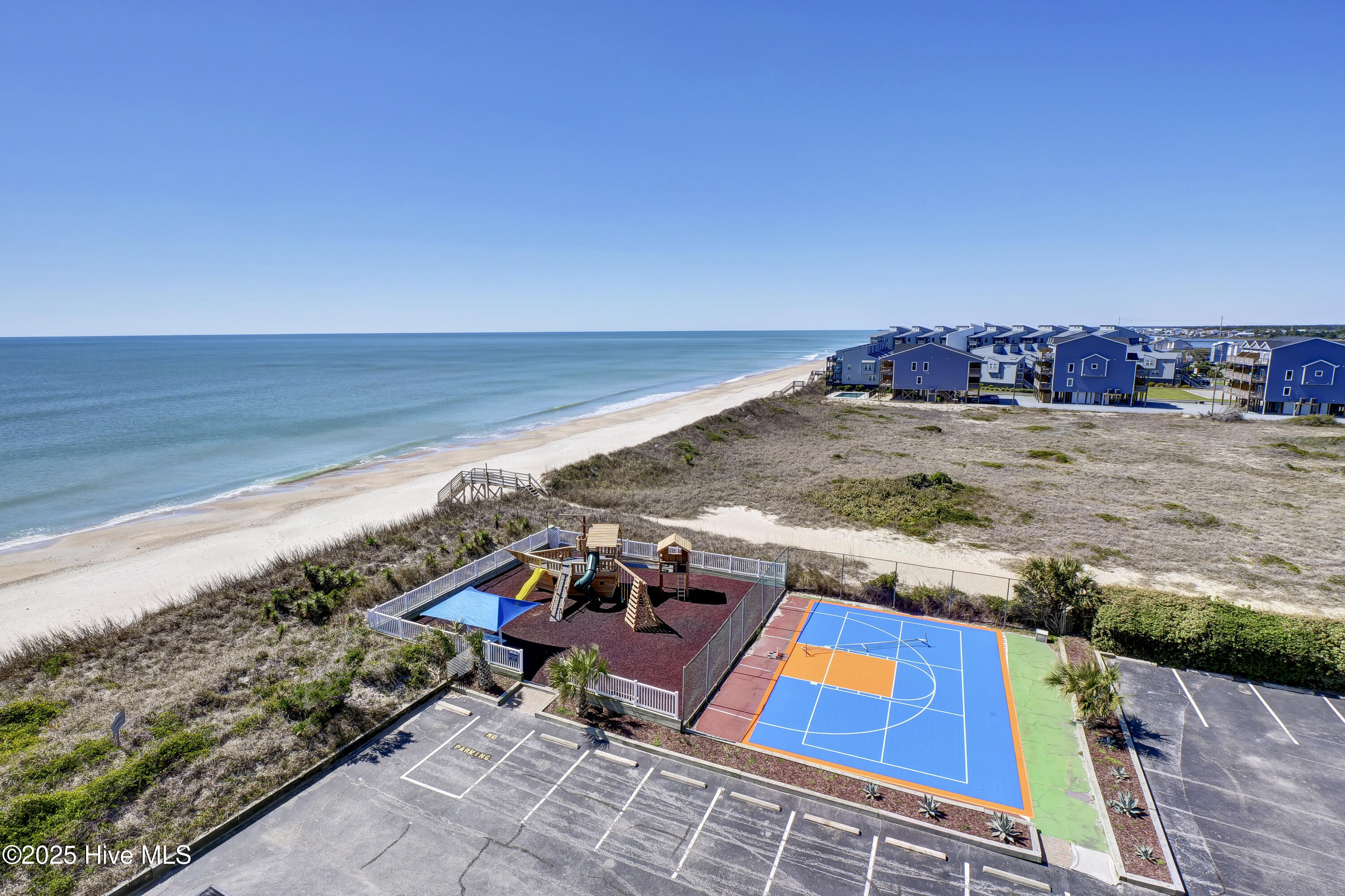 100520966 | Photo 14