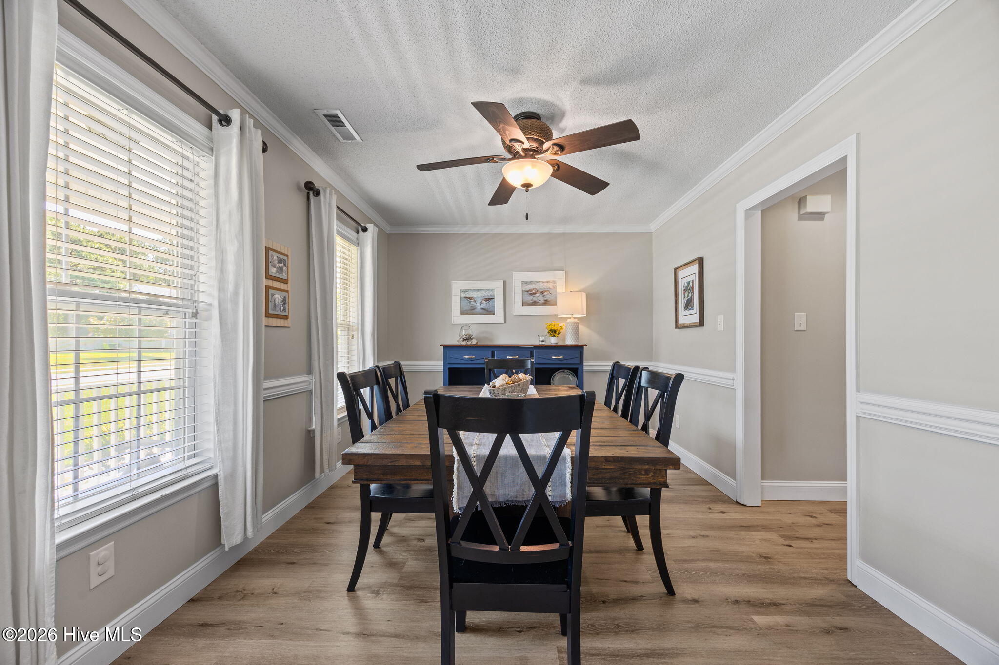 100568672 | Photo 33