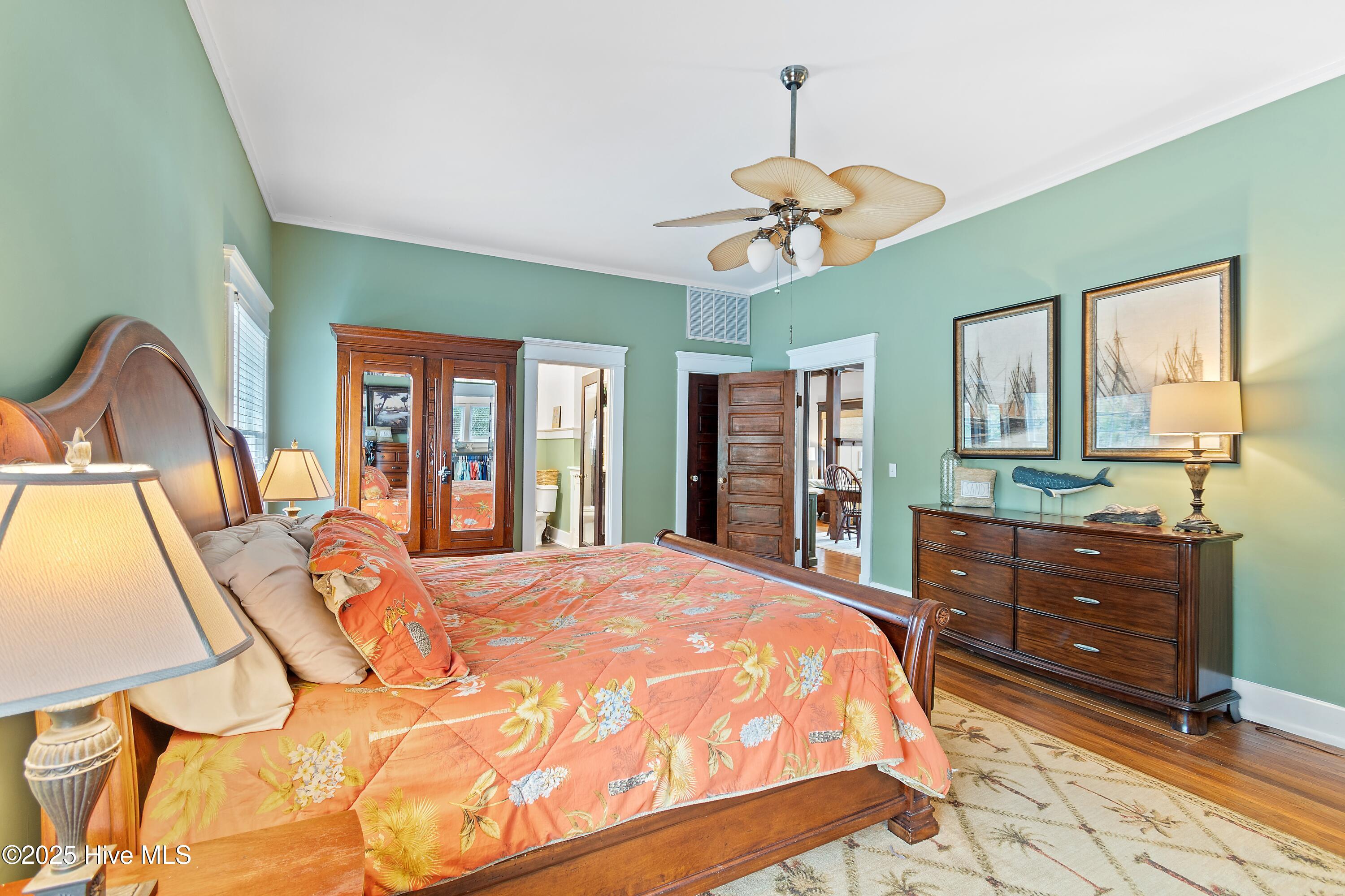 100544139 | Photo 34