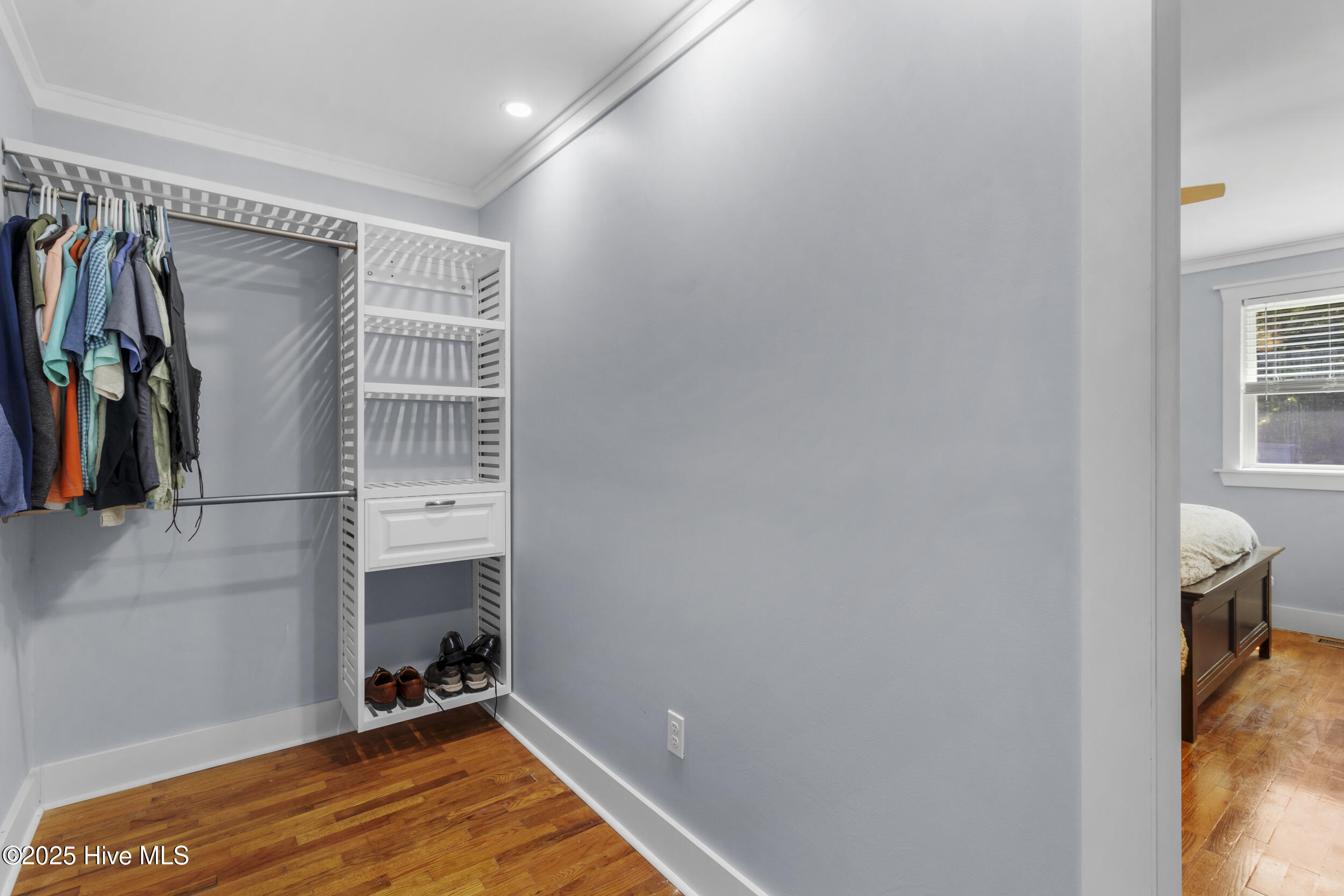 100570665 | Photo 20