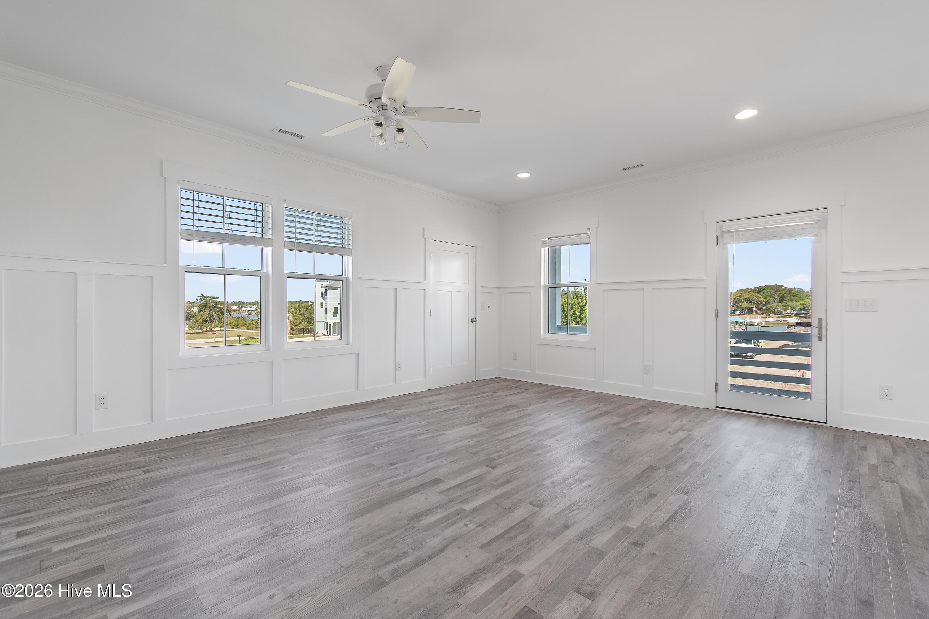 100567916 | Photo 26