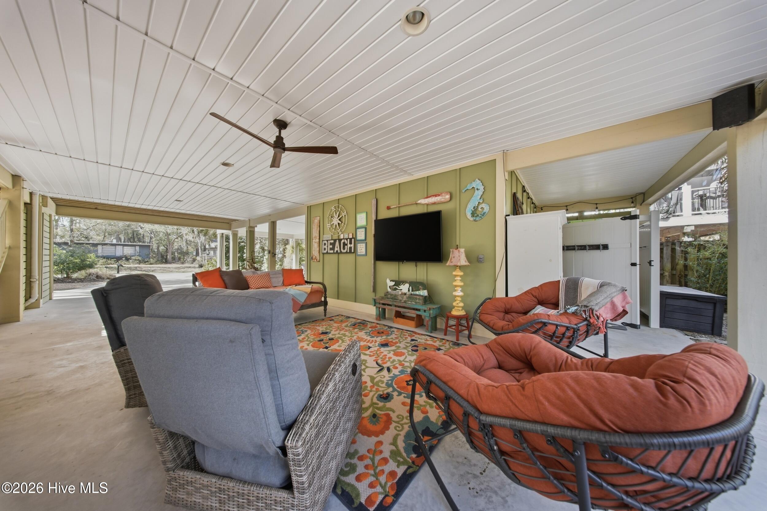 100561155 | Photo 60