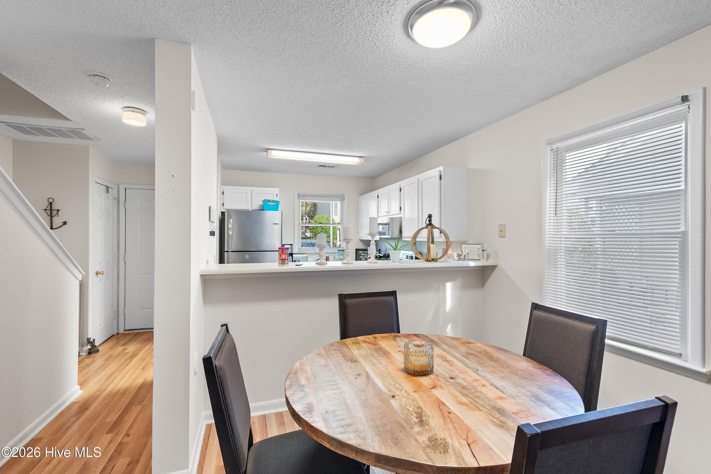 100563201 | Photo 21